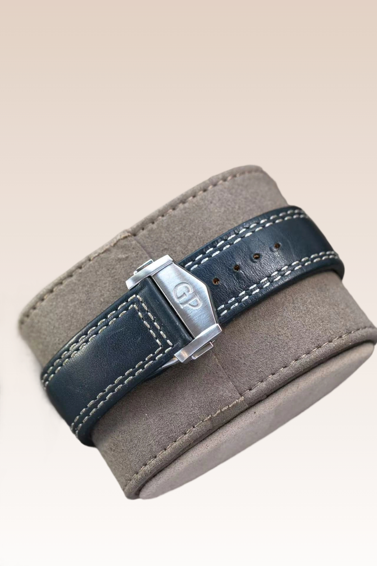 Girard Perregaux 49655-11-1528HB4A detail 8
