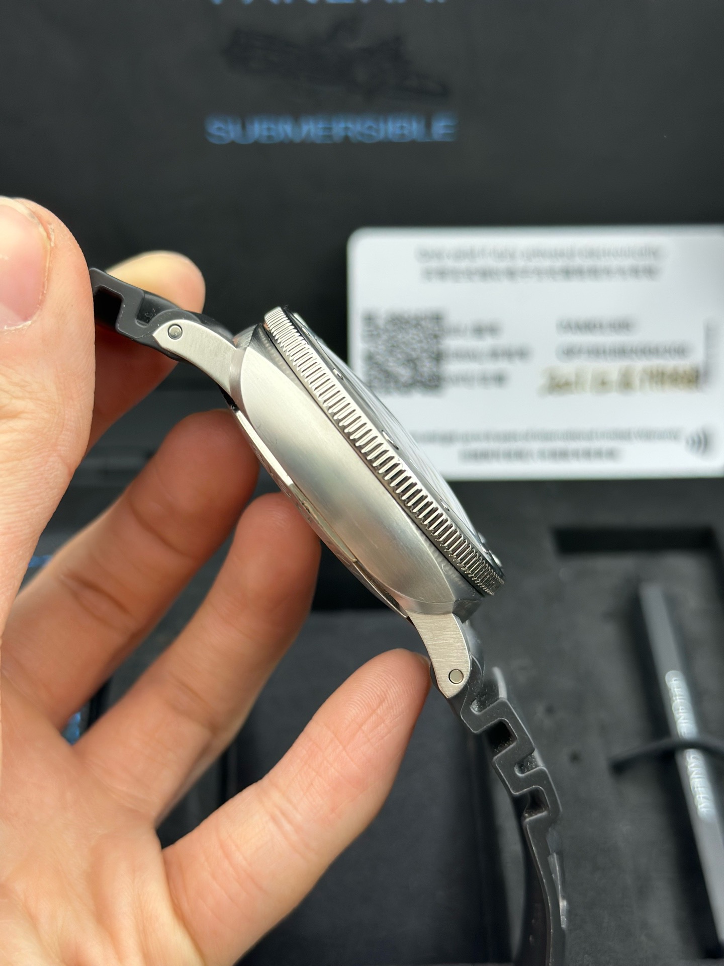 Panerai PAM01305 detail 2