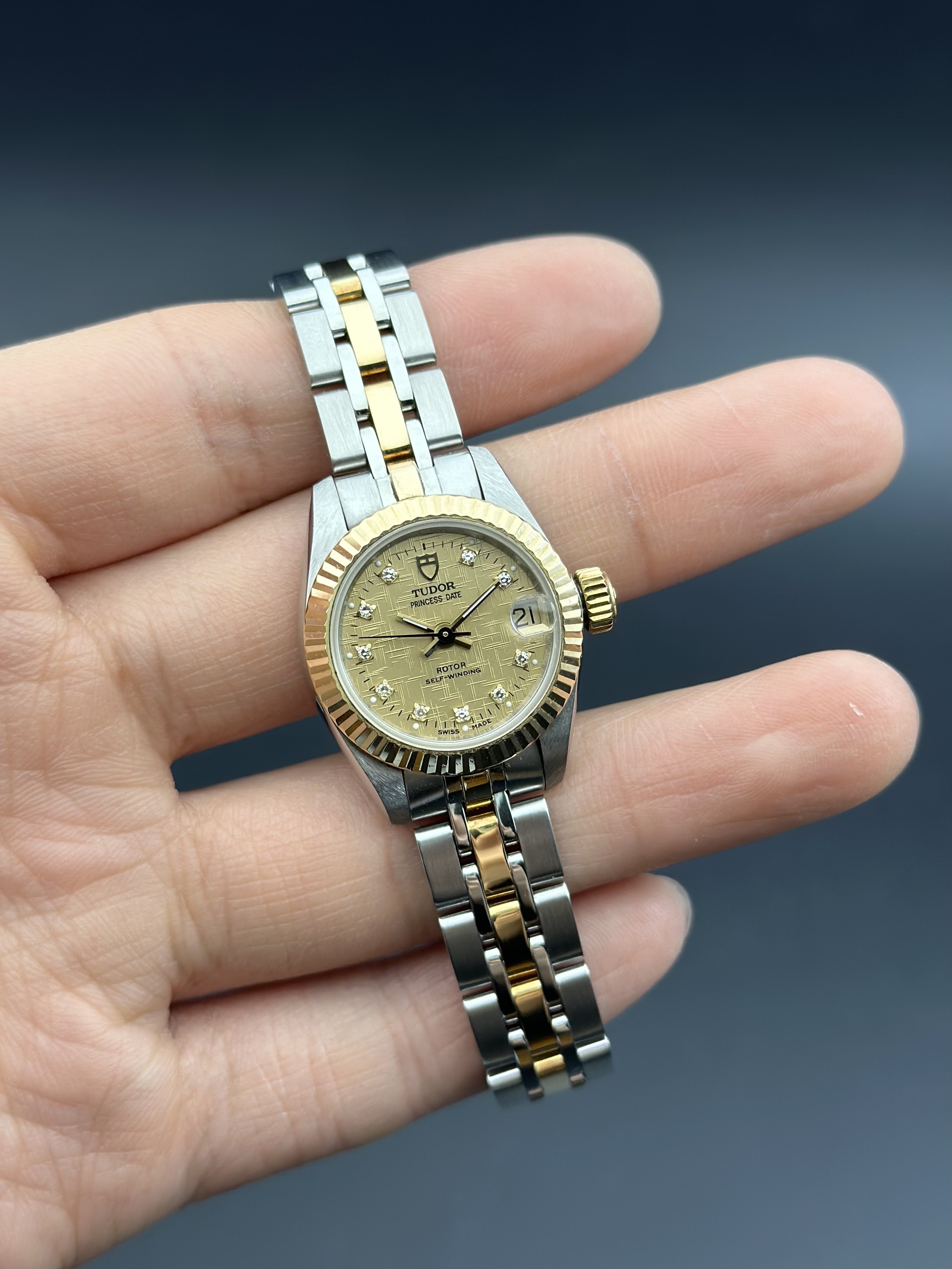 Tudor M92513-0010 detail 1