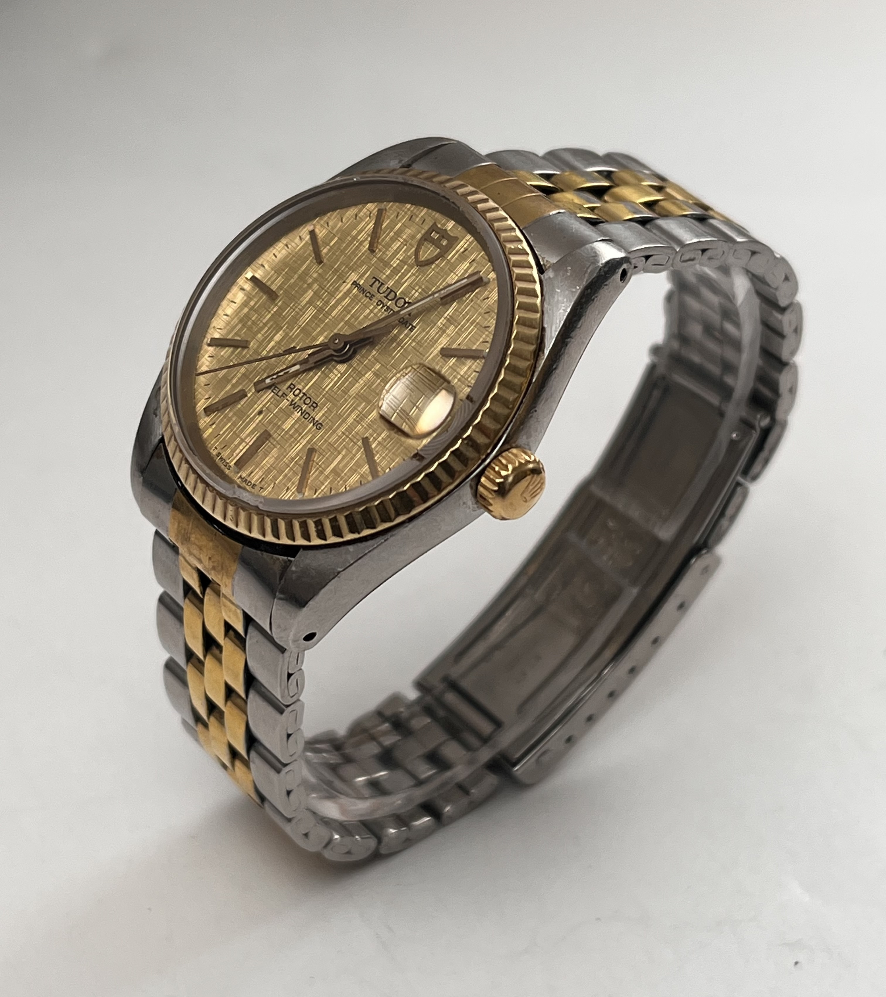 Tudor 72033 detail 1
