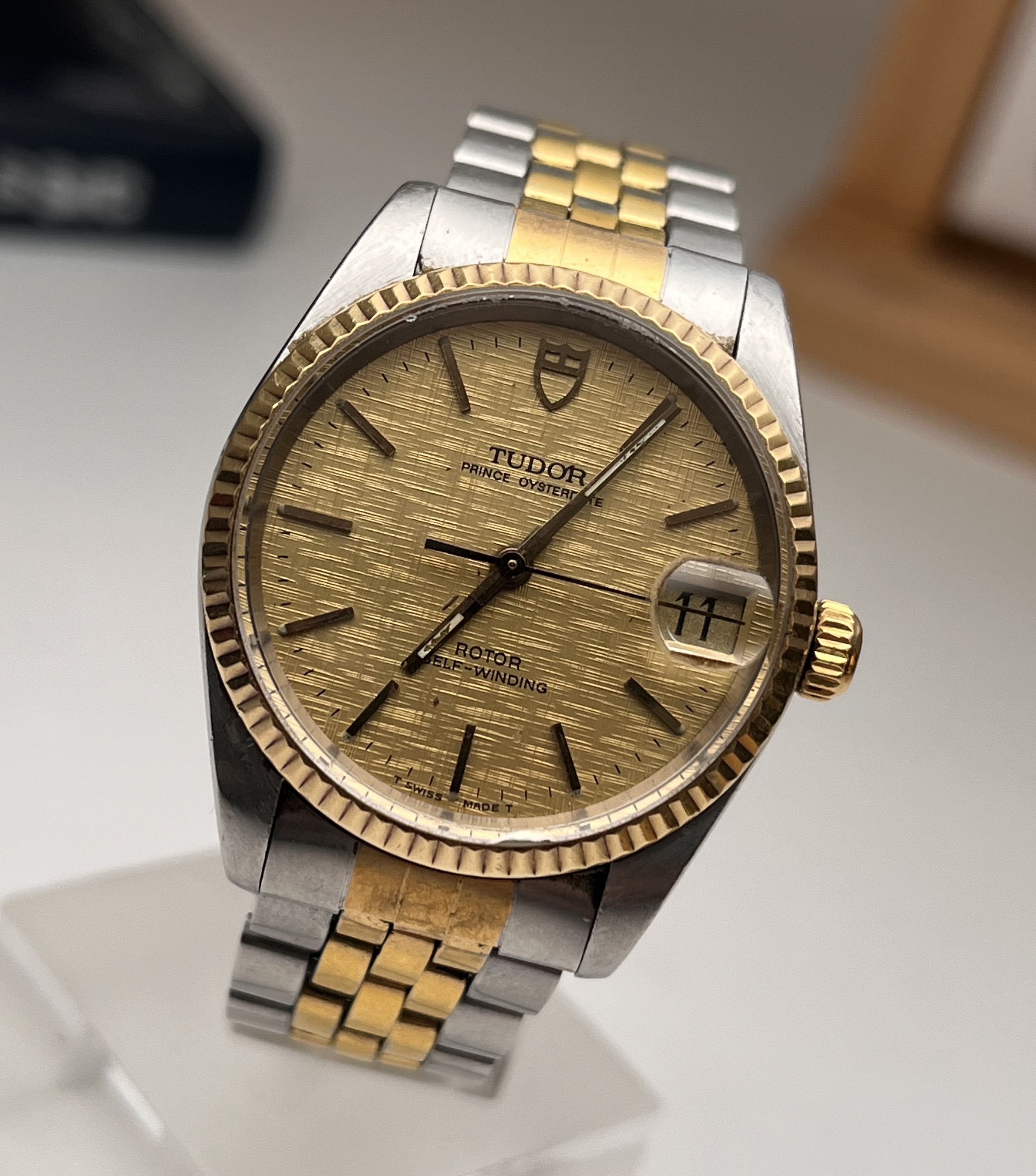 Tudor 72033 detail 5