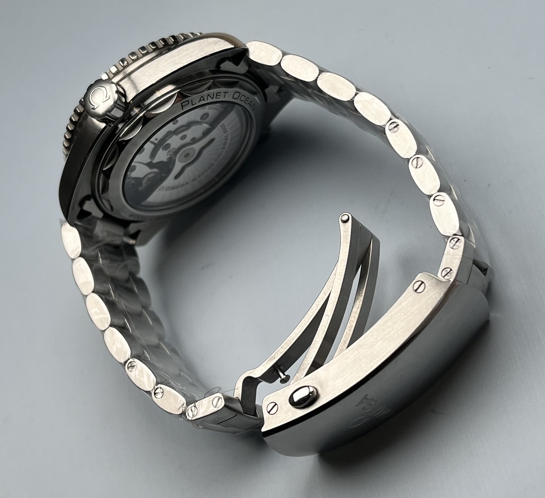 Omega 215.30.44.21.01.002 detail 4