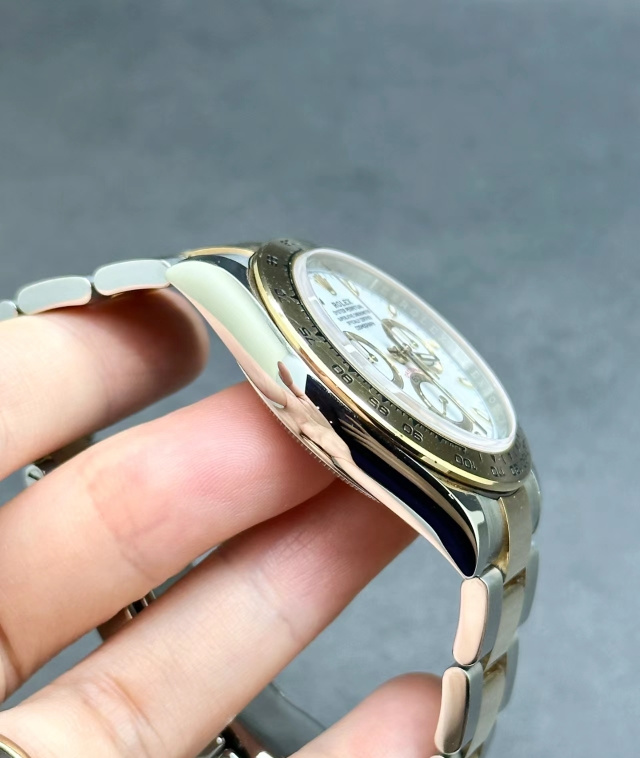Rolex 116503 - 0001 detail 2
