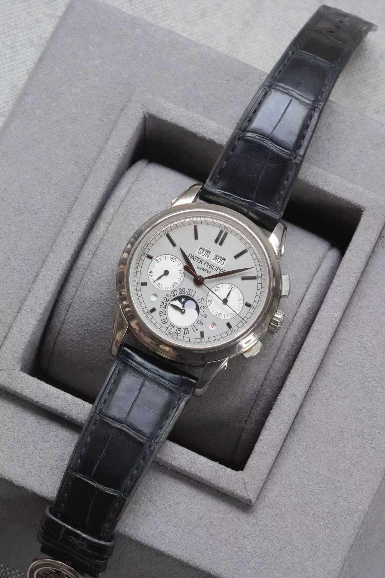 Patek Philippe 5270G detail 3