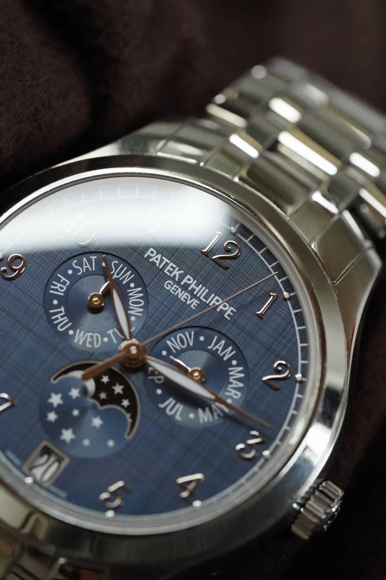 Patek Philippe 4947 / 1A-001 detail 3