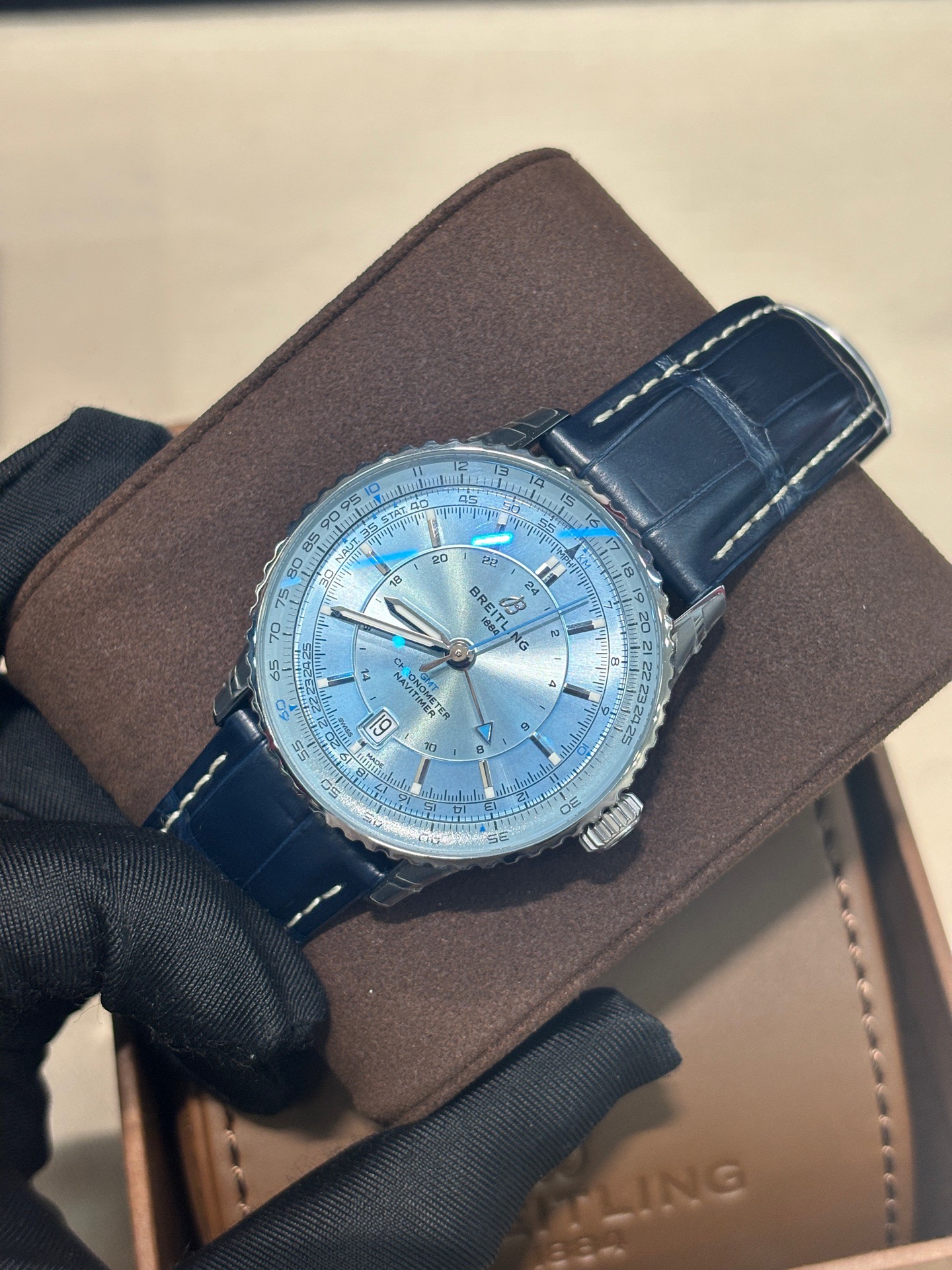 Breitling A32310171C1P1 detail 1