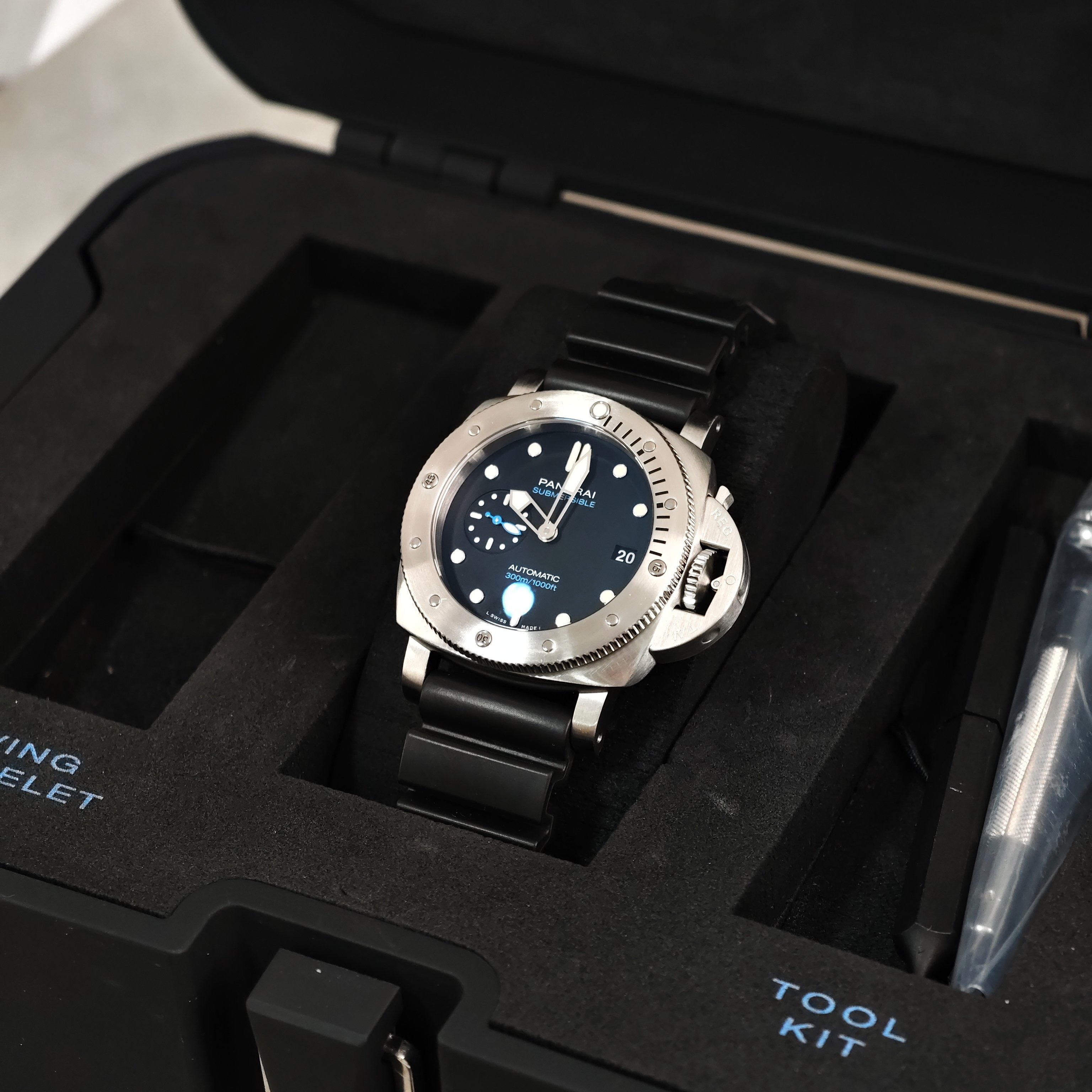 Panerai PAM00973 detail 2