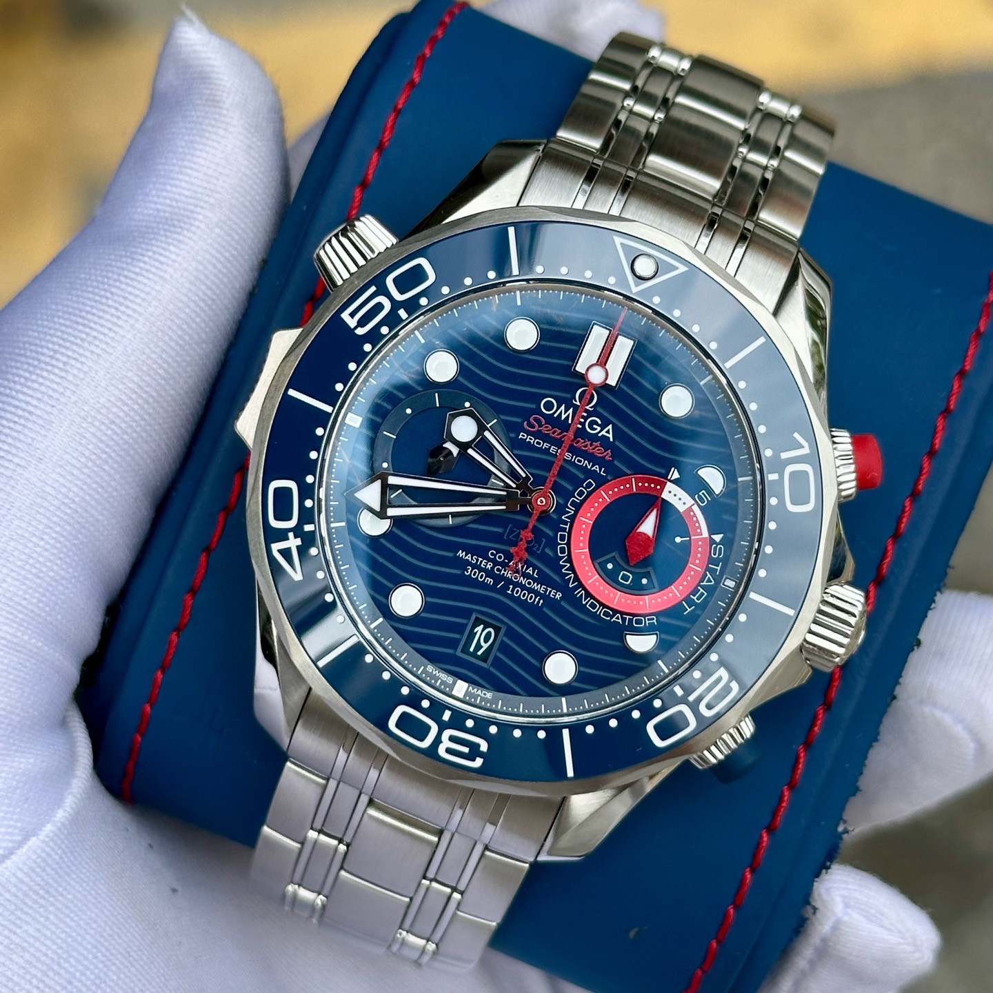 Omega 210.30.44.51.03.002 detail 2