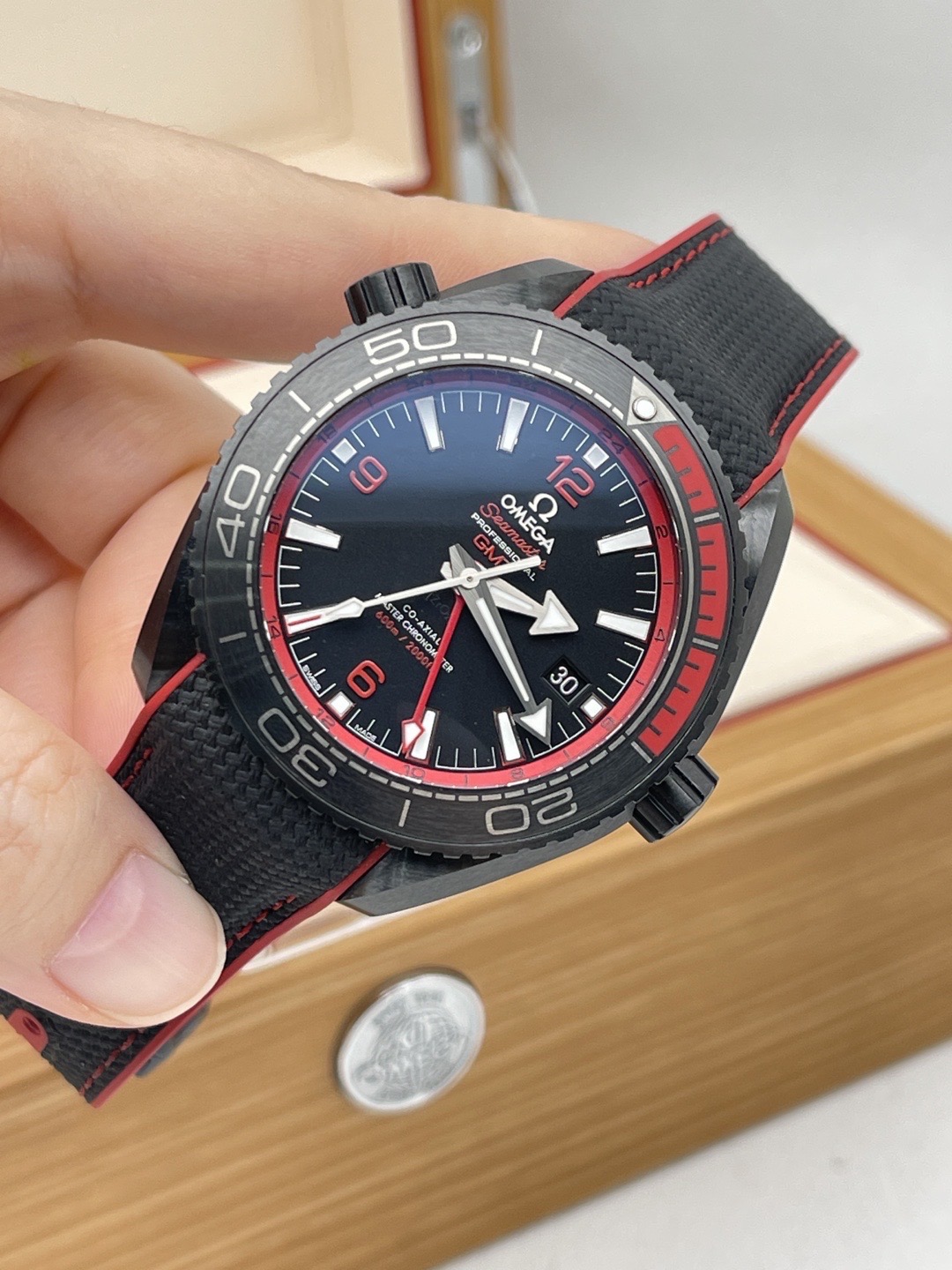 Omega 215.92.46.22.01.003 detail 1