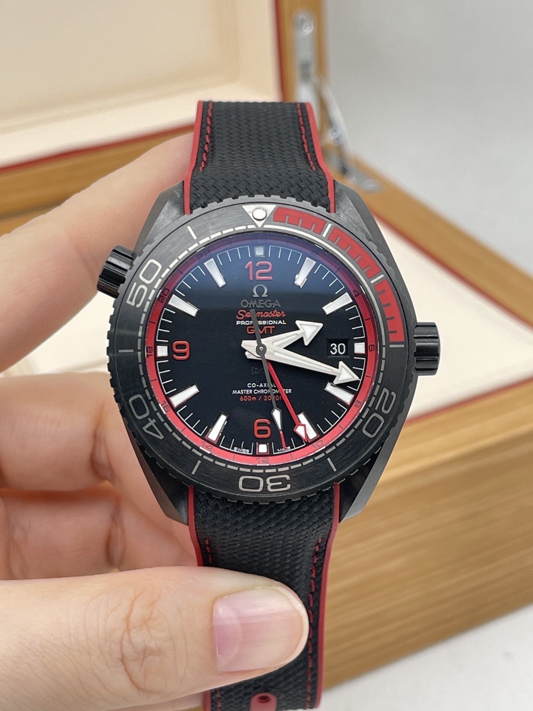 Omega 215.92.46.22.01.003