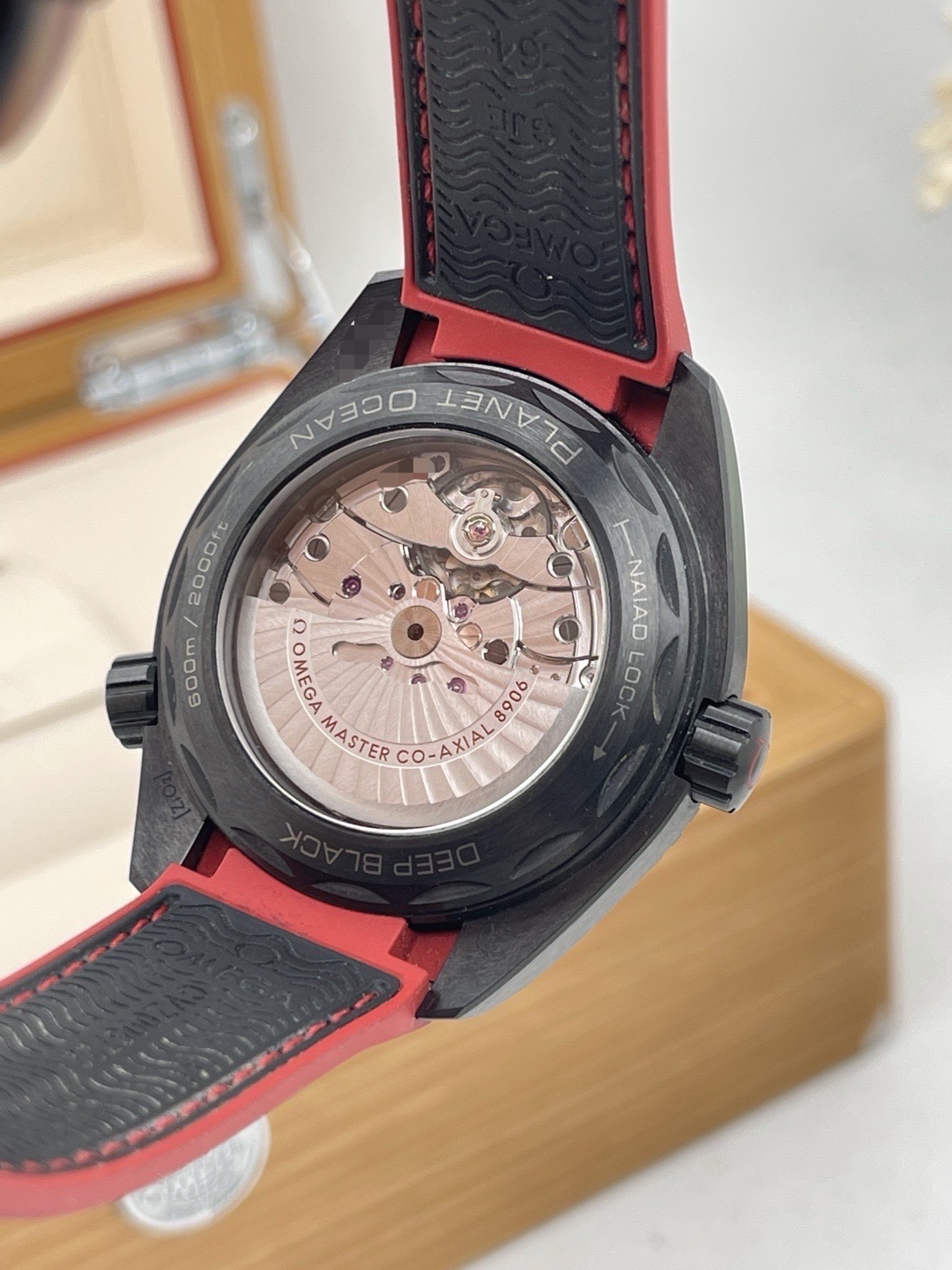 Omega 215.92.46.22.01.003 detail 3