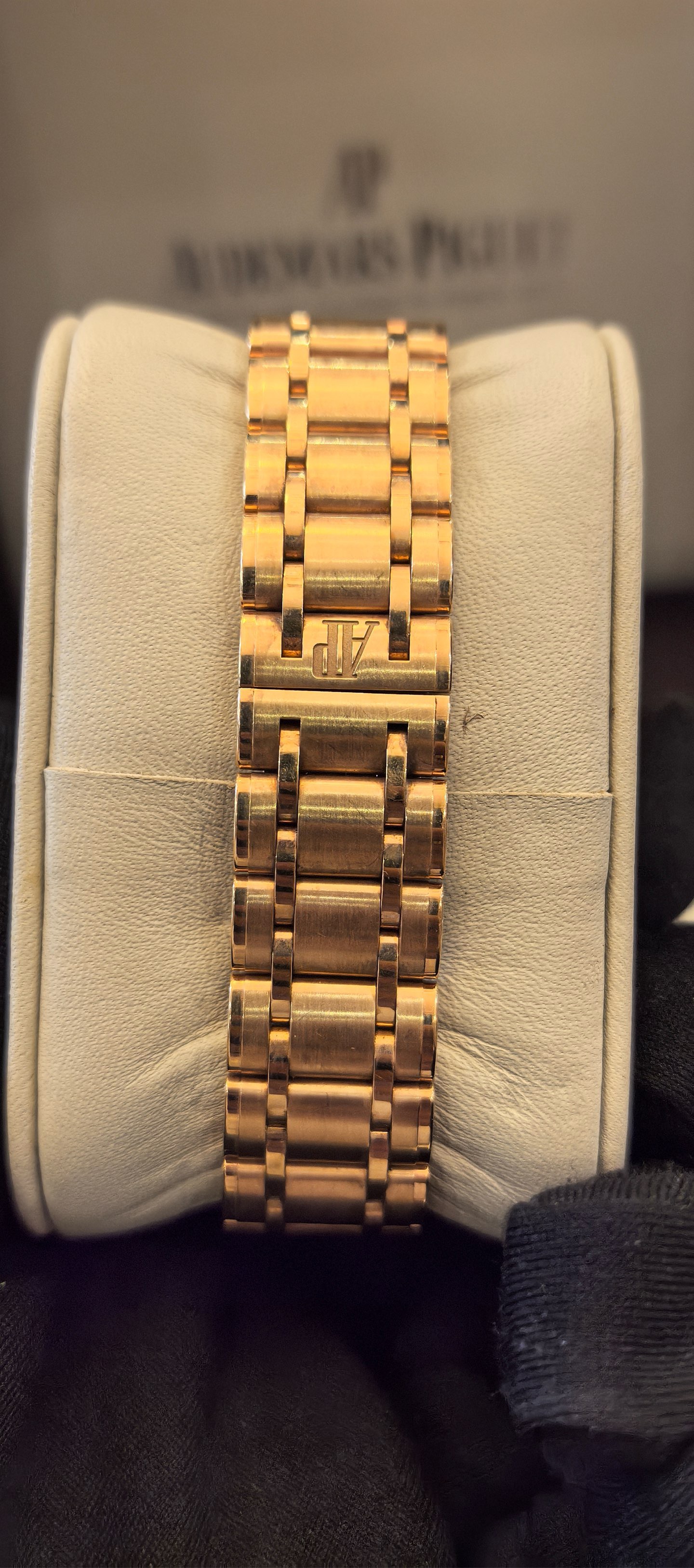 Audemars Piguet 15156OR.ZZ.1229OR.01 detail 5
