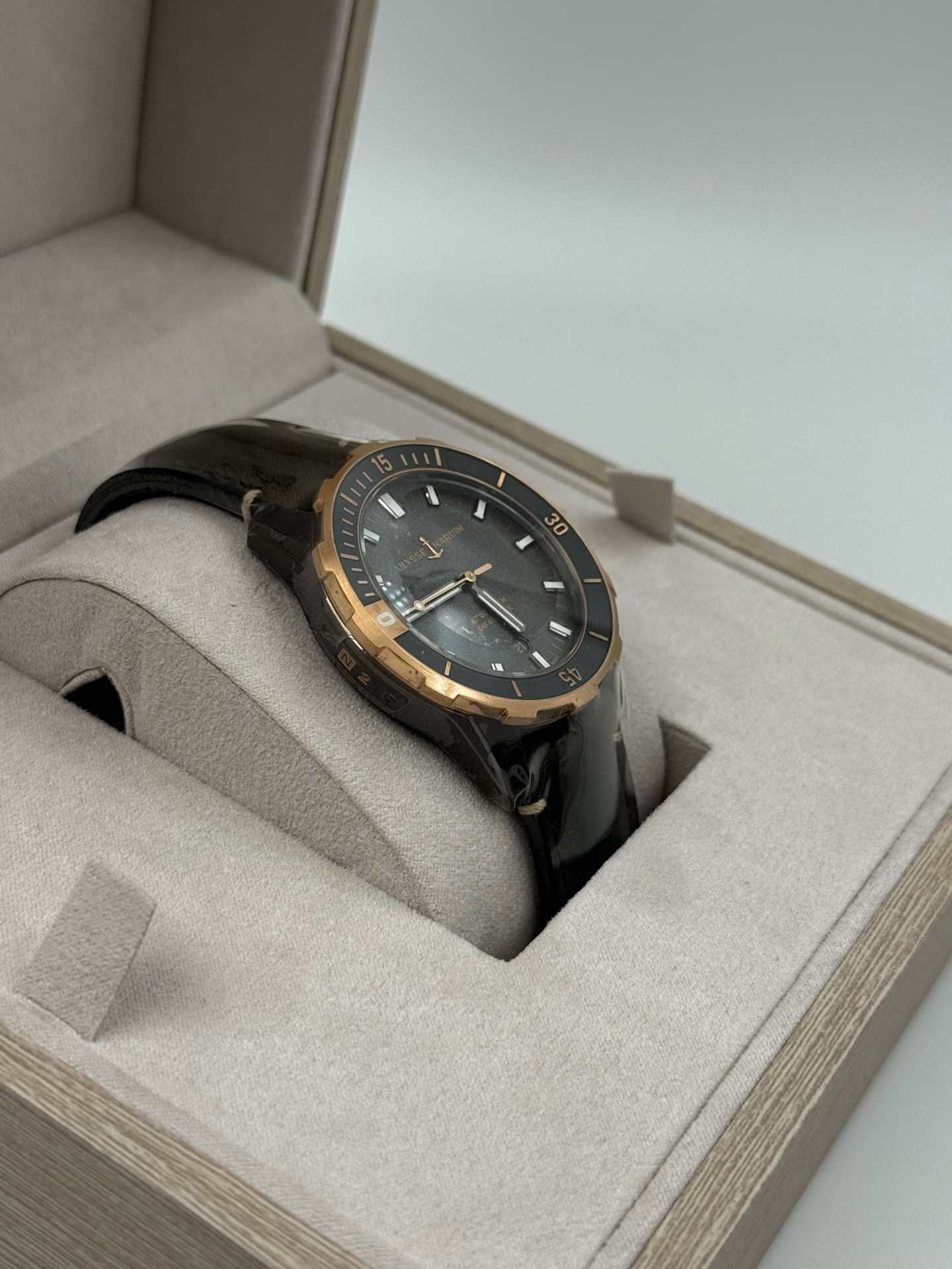 Ulysse Nardin 8163-175 / GREY-5N detail 1