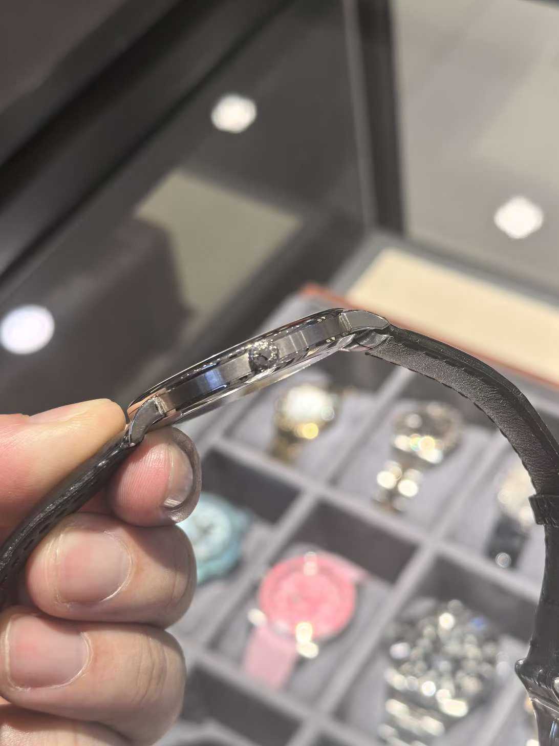 A. Lange & S&ouml;hne 211.026 detail 2