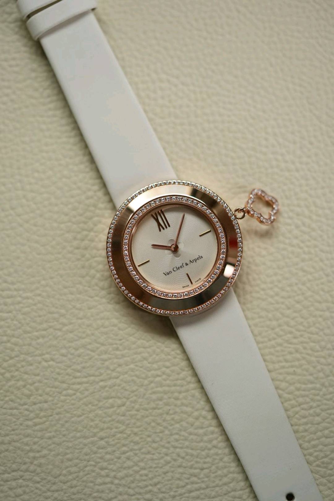 Van Cleef & Arpels VCARM95000 detail 5