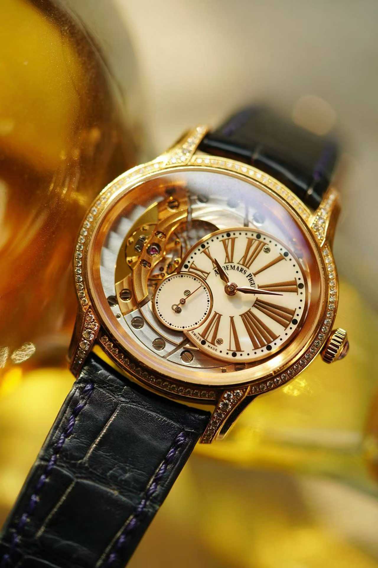 Audemars Piguet 77247OR.ZZ.A812CR.01 detail 3