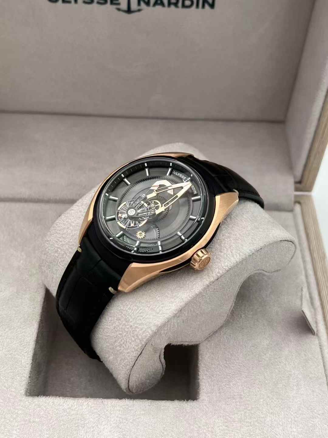 Ulysse Nardin 2305-270 / 02