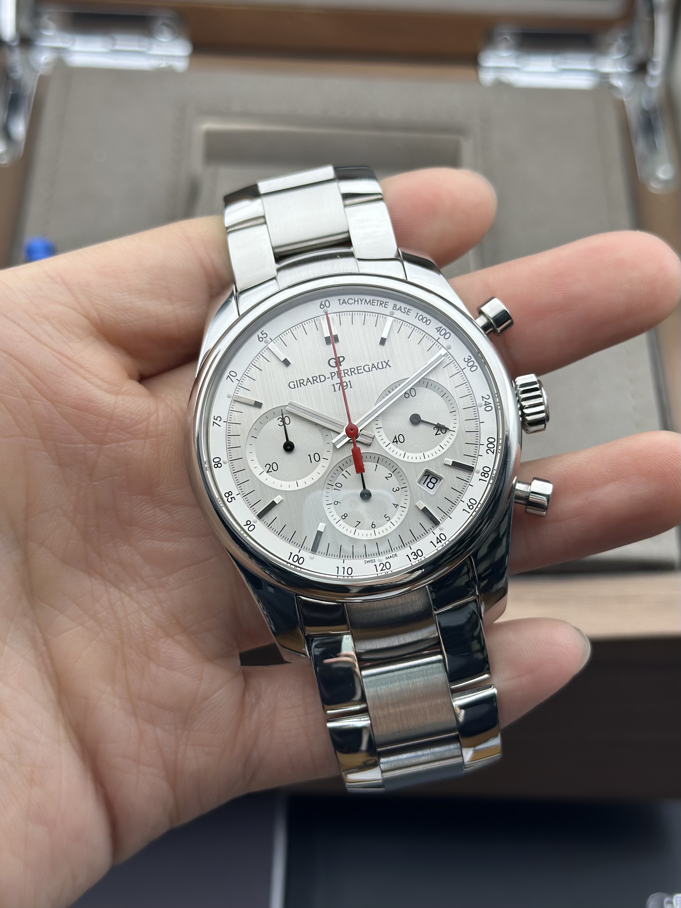 Girard Perregaux 49590-11-111-11A detail 7
