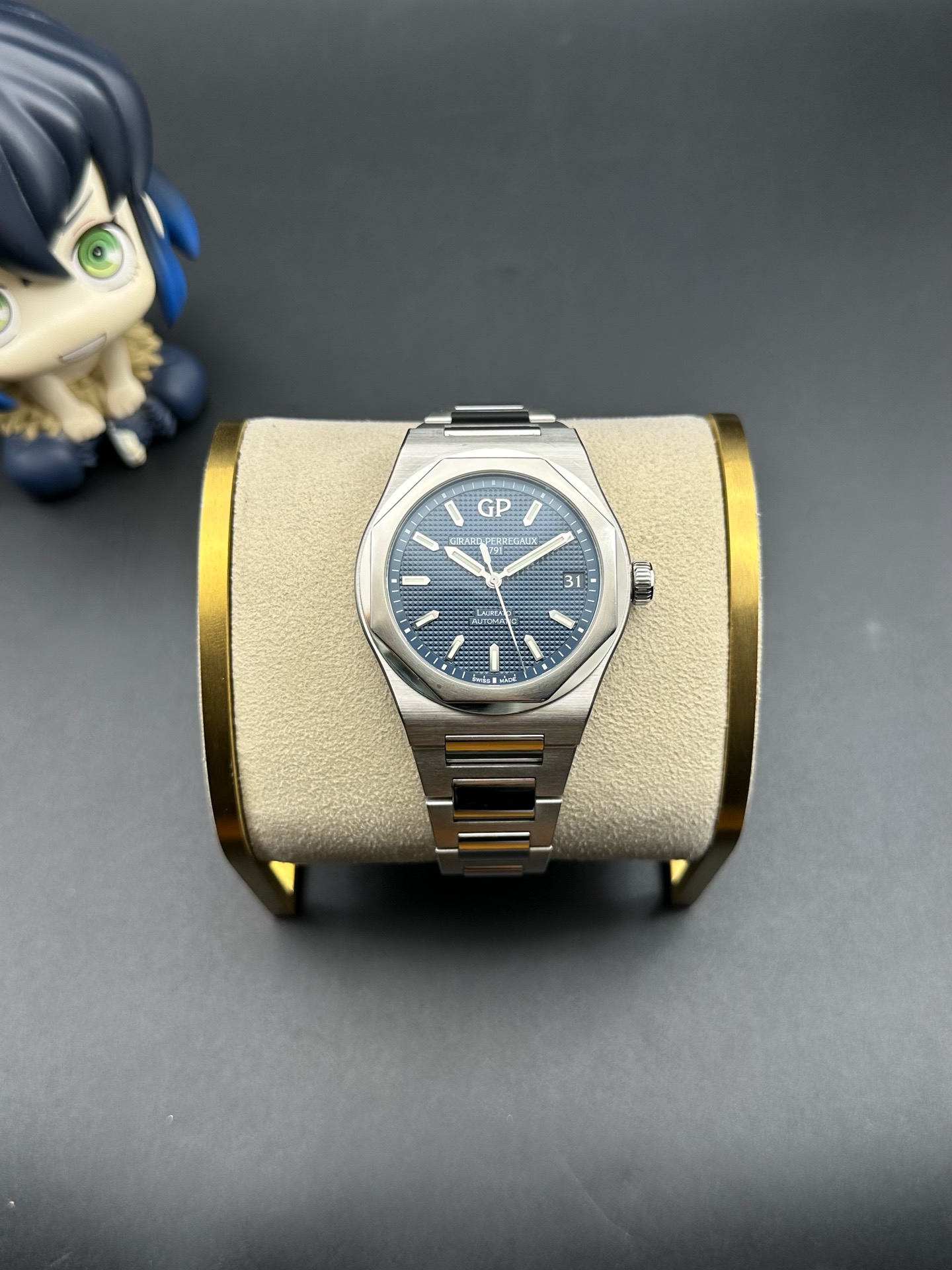 Girard Perregaux 81010-11-431-11A detail 1
