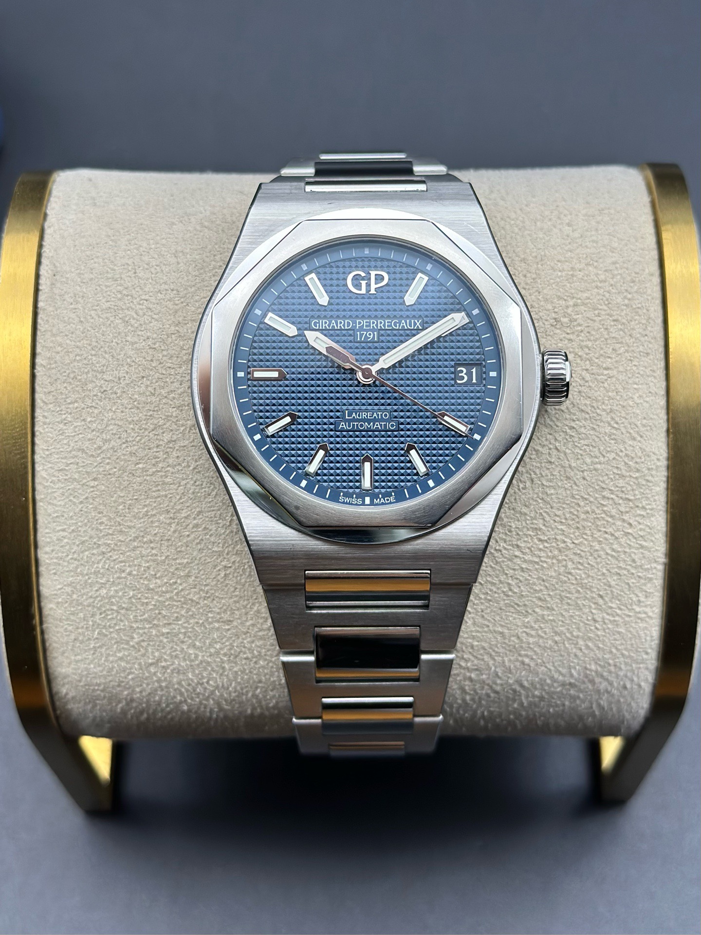 Girard Perregaux 81010-11-431-11A