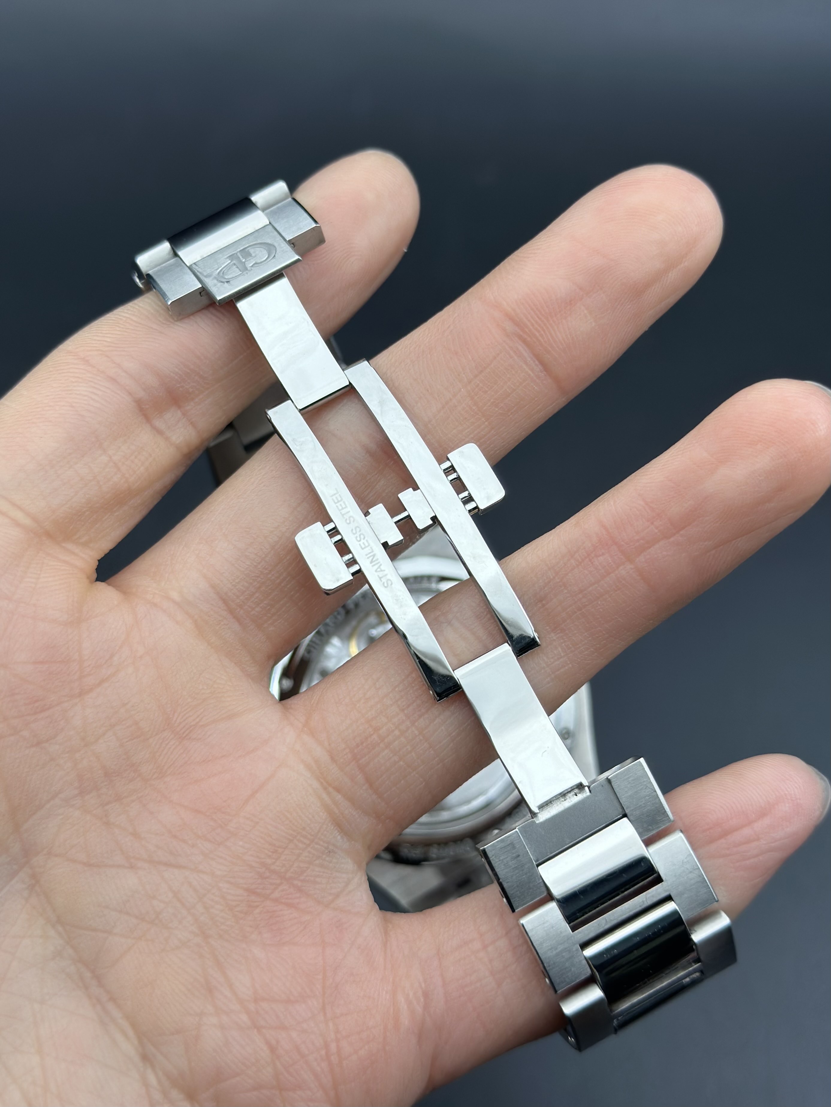 Girard Perregaux 81010-11-431-11A detail 5