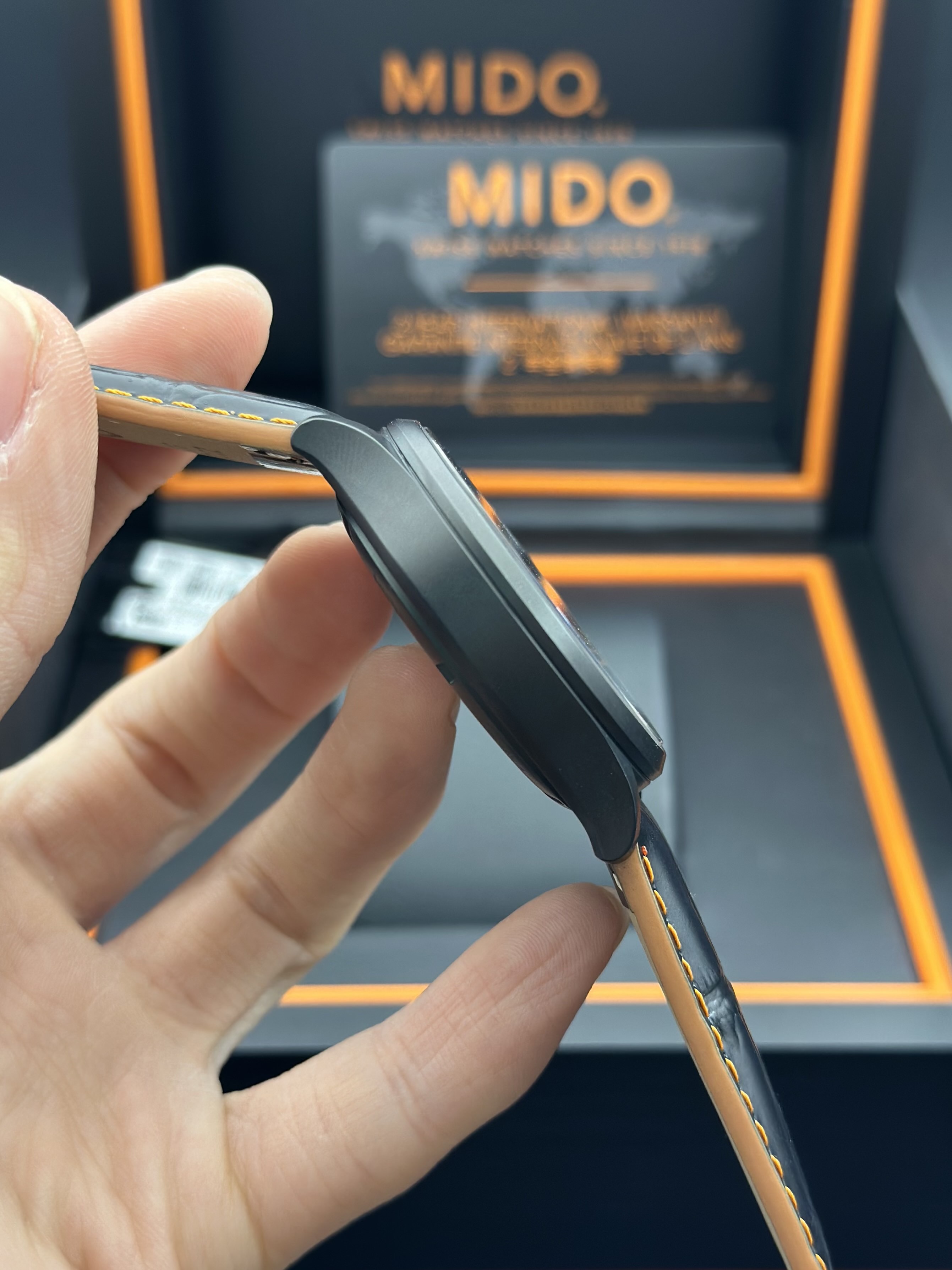 Mido M005.930.37.050.80 detail 2