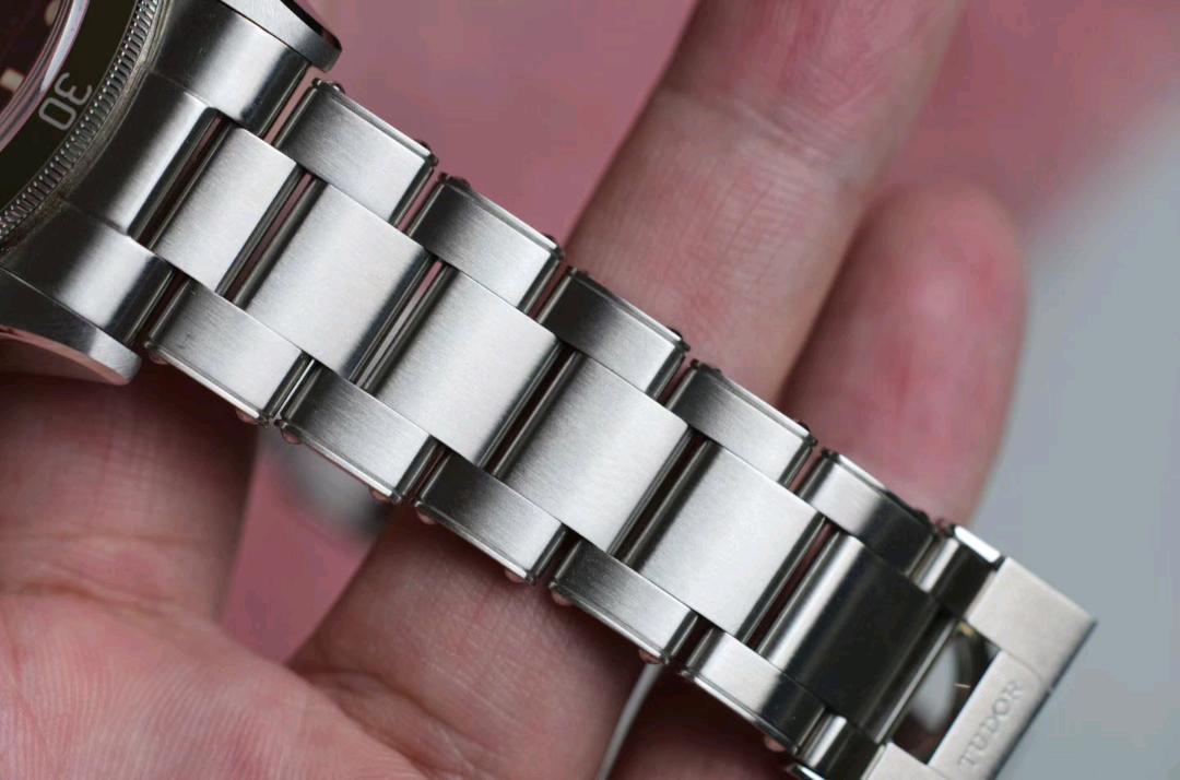 Tudor 79230G detail 6
