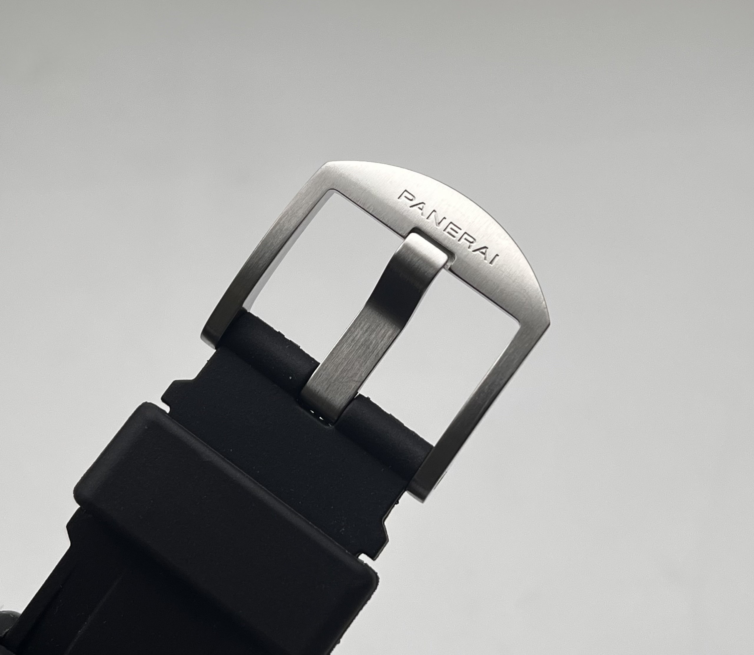 Panerai PAM00523 detail 2