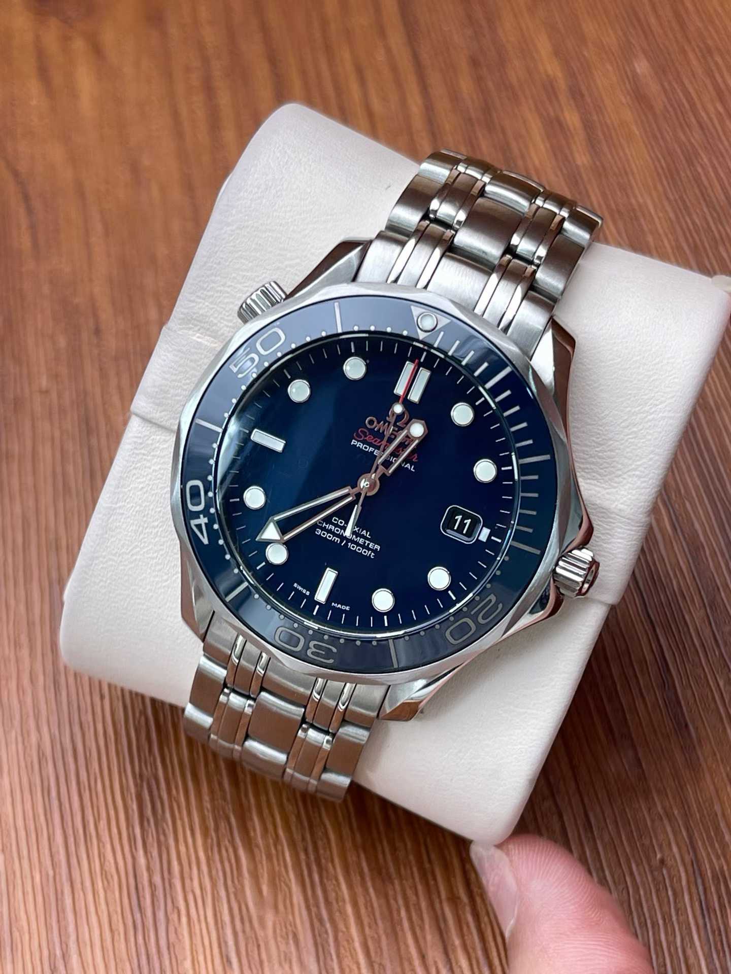 Breitling AB0137211C1A1 detail 1
