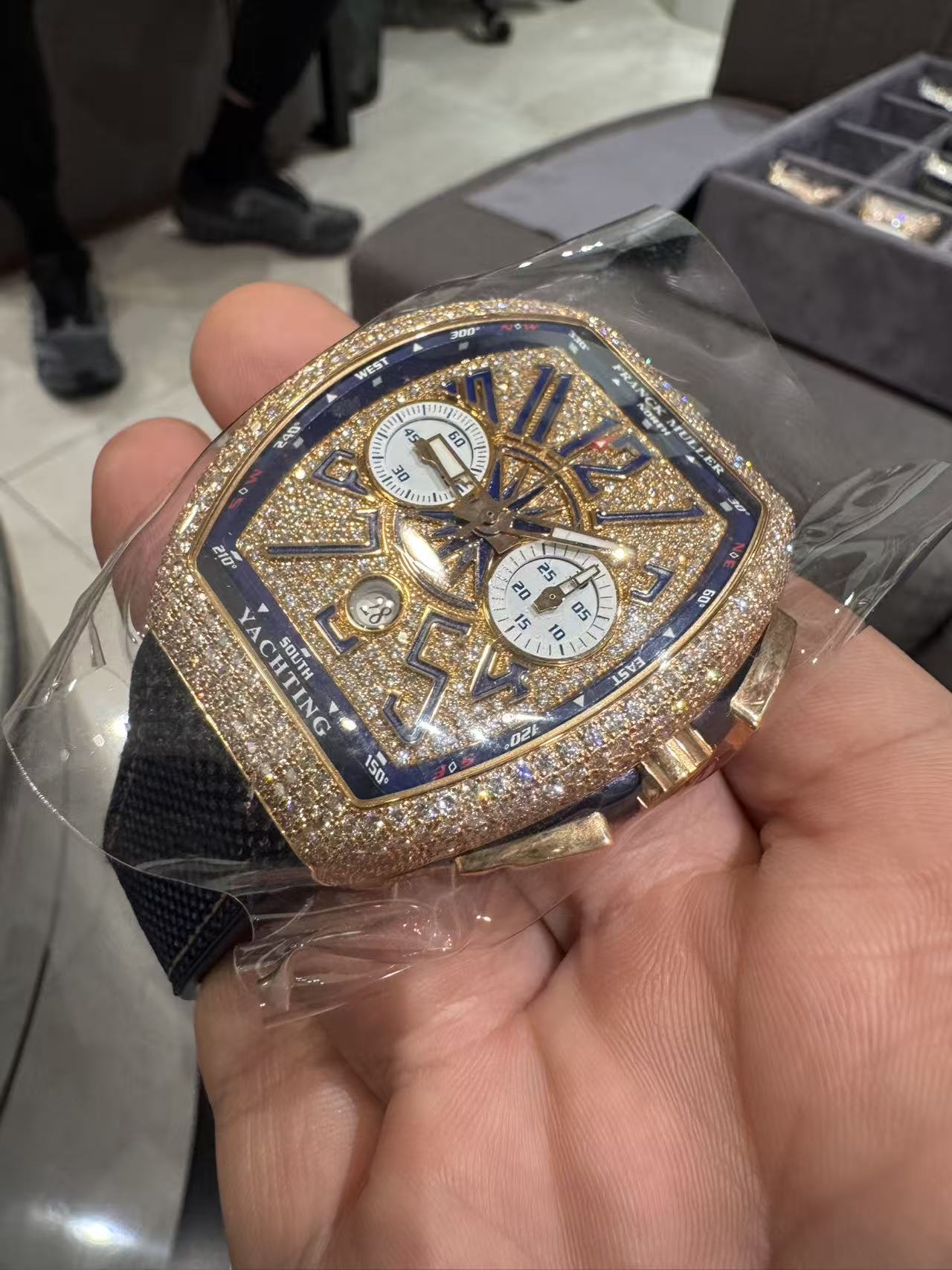 Franck Muller V 45 CC DT YACHTING D CD 5N BL5N detail 2