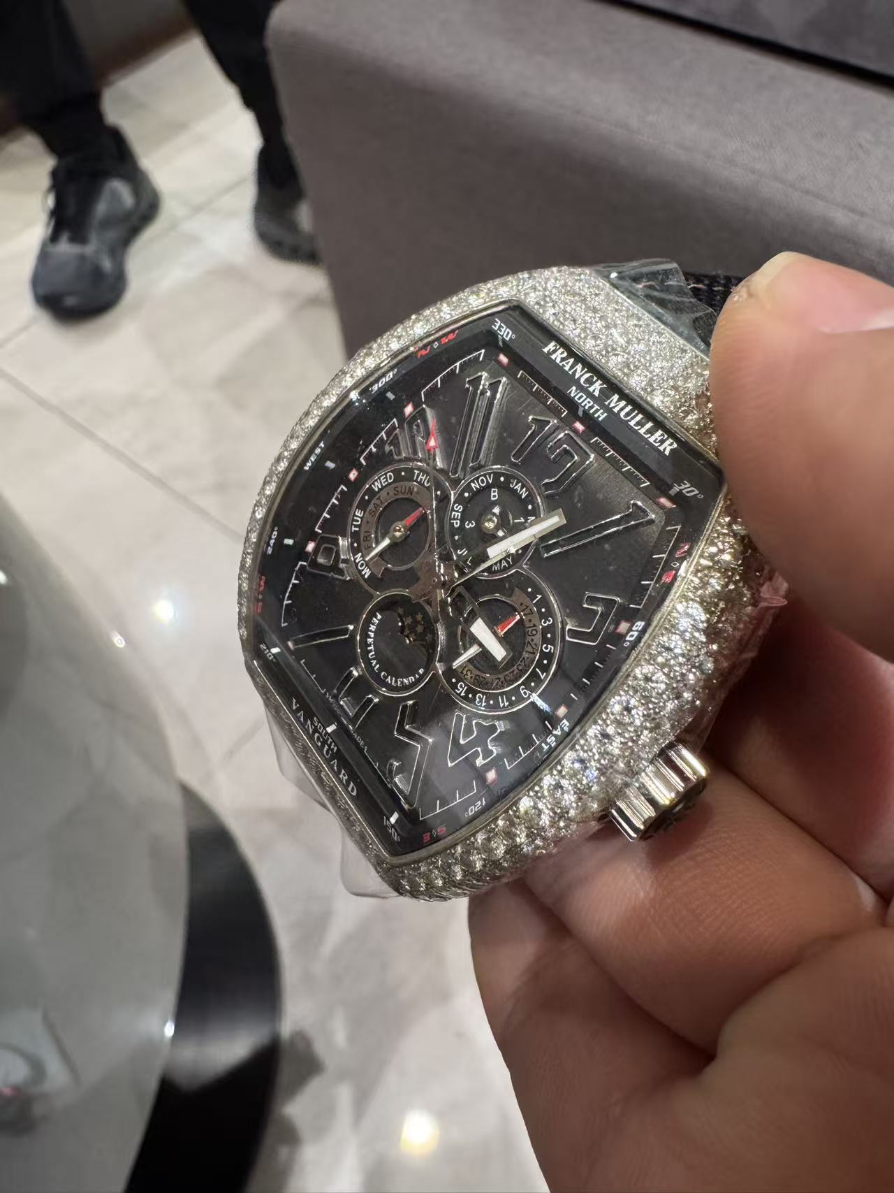 Franck Muller V 45 QP D AC NR AC detail 2