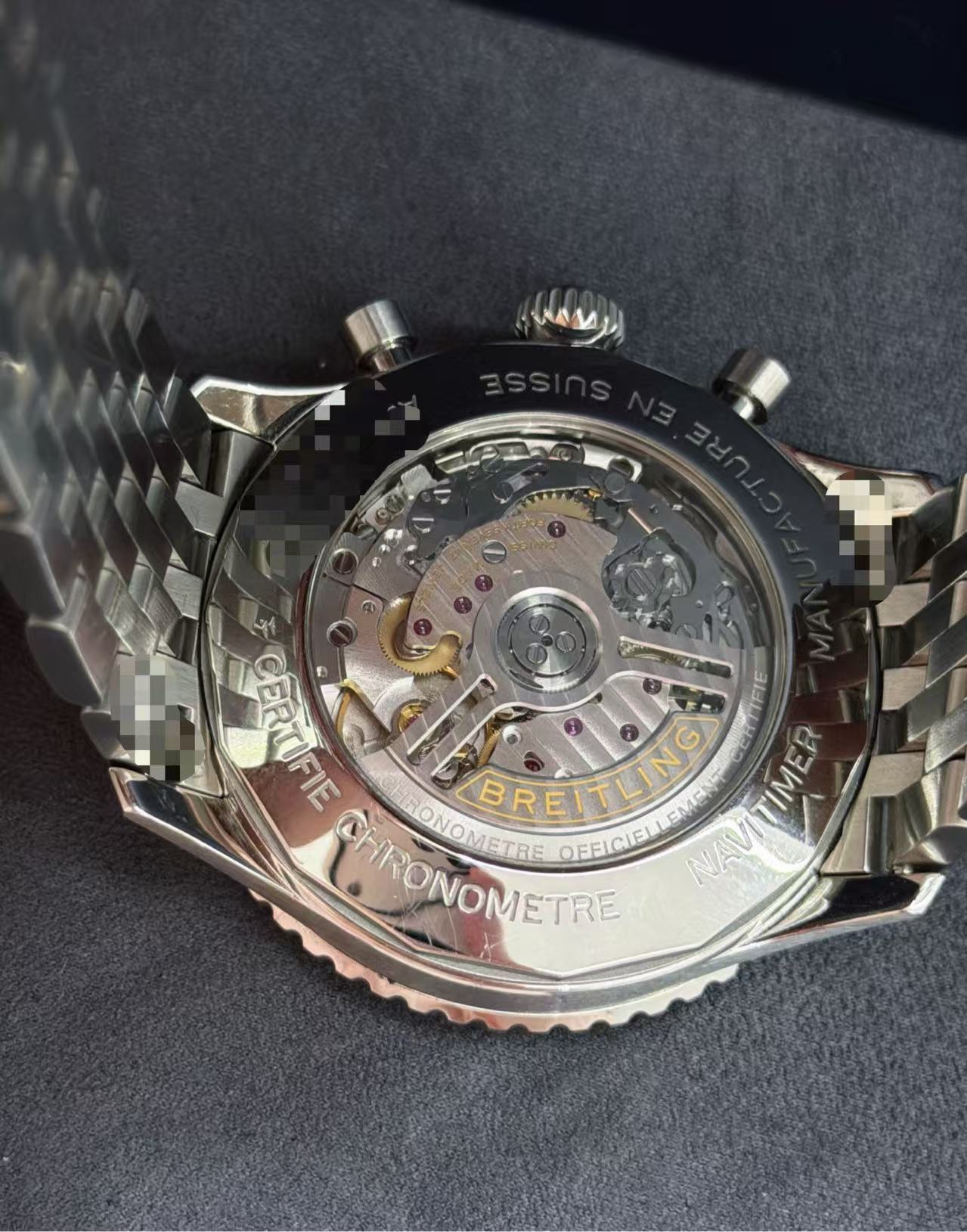 Breitling AB0137211C1A1 detail 2