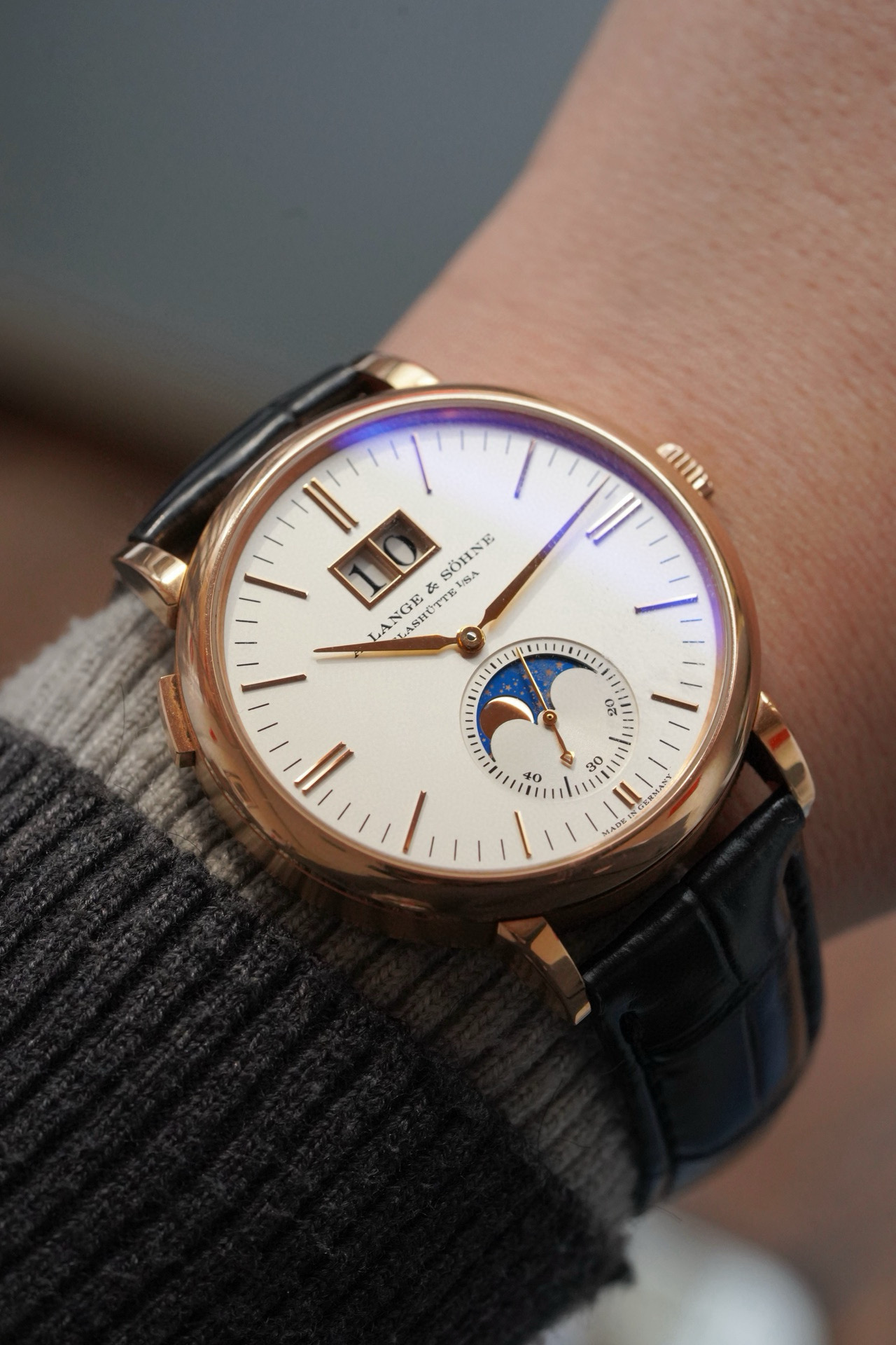 A. Lange & S&ouml;hne 384.032 detail 1