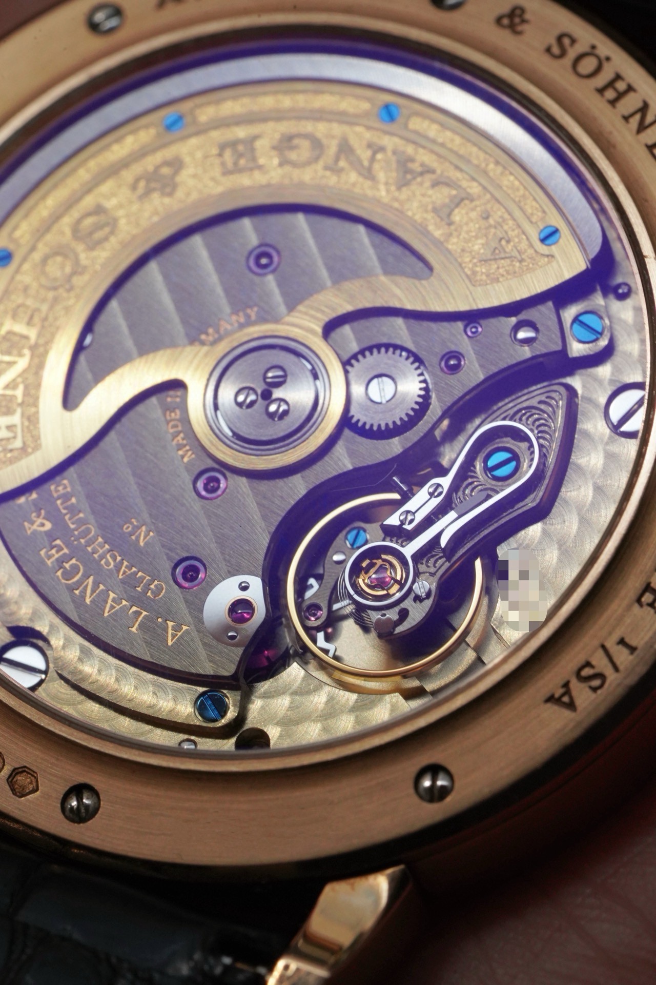 A. Lange & S&ouml;hne 384.032 detail 4