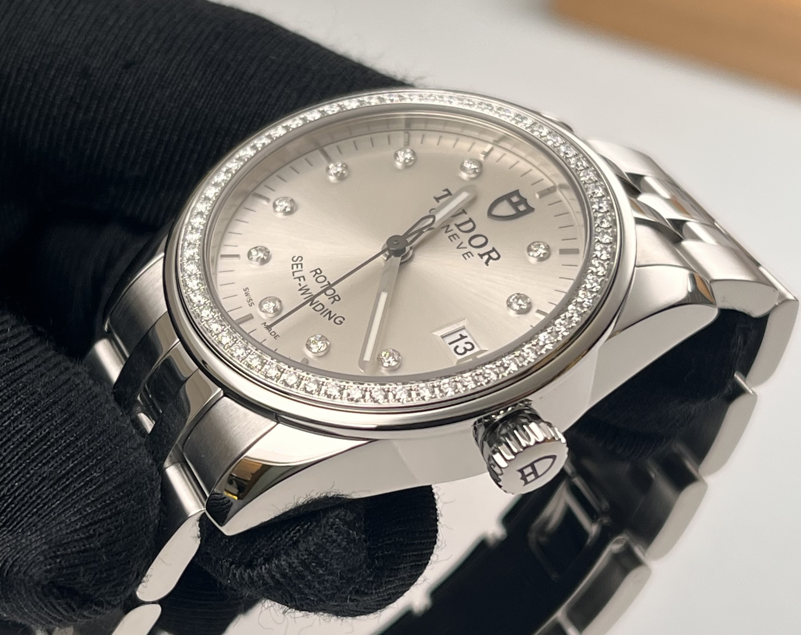 Tudor M55020-0003 detail 2