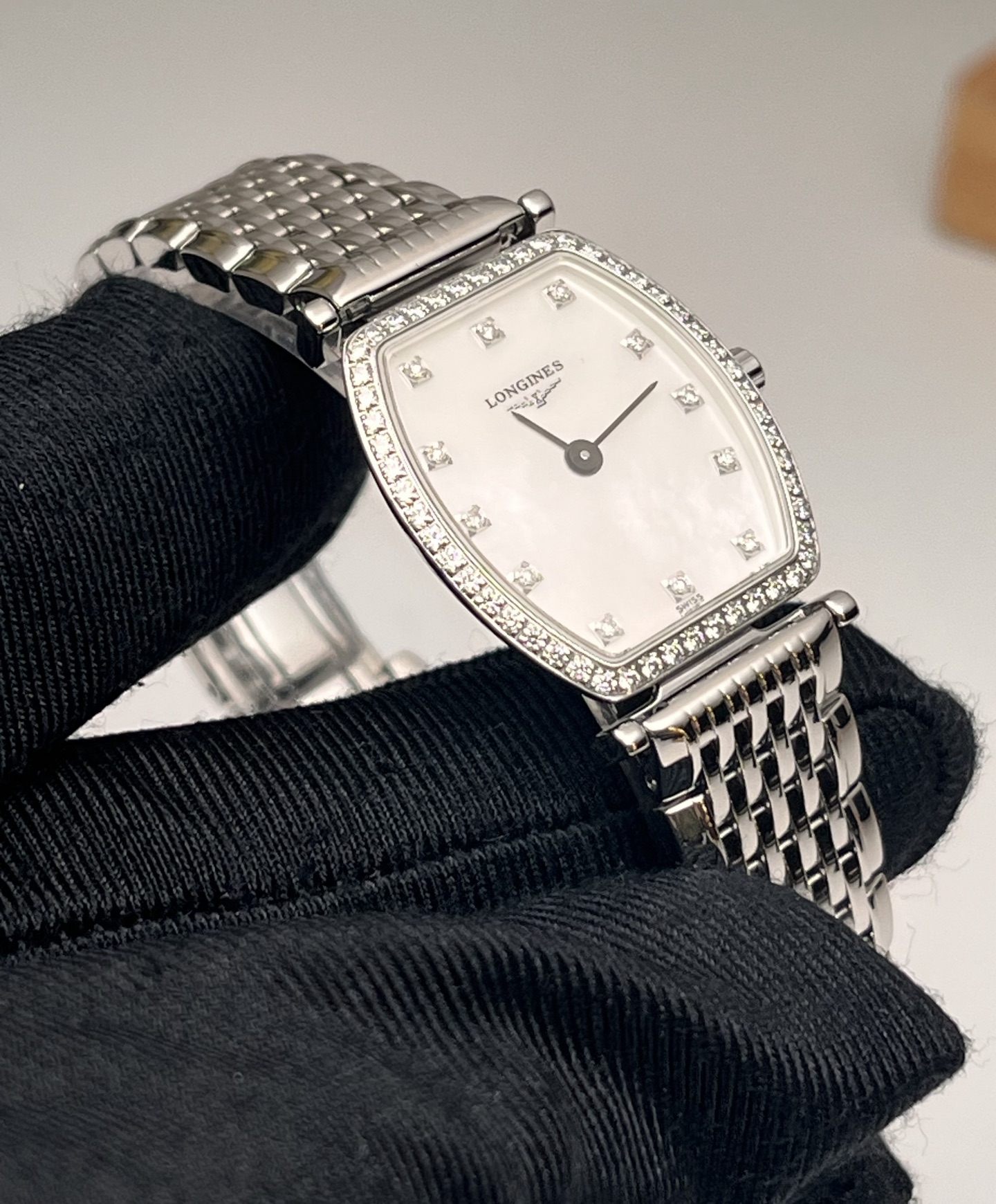 Longines L4.288.0.87.6 detail 2