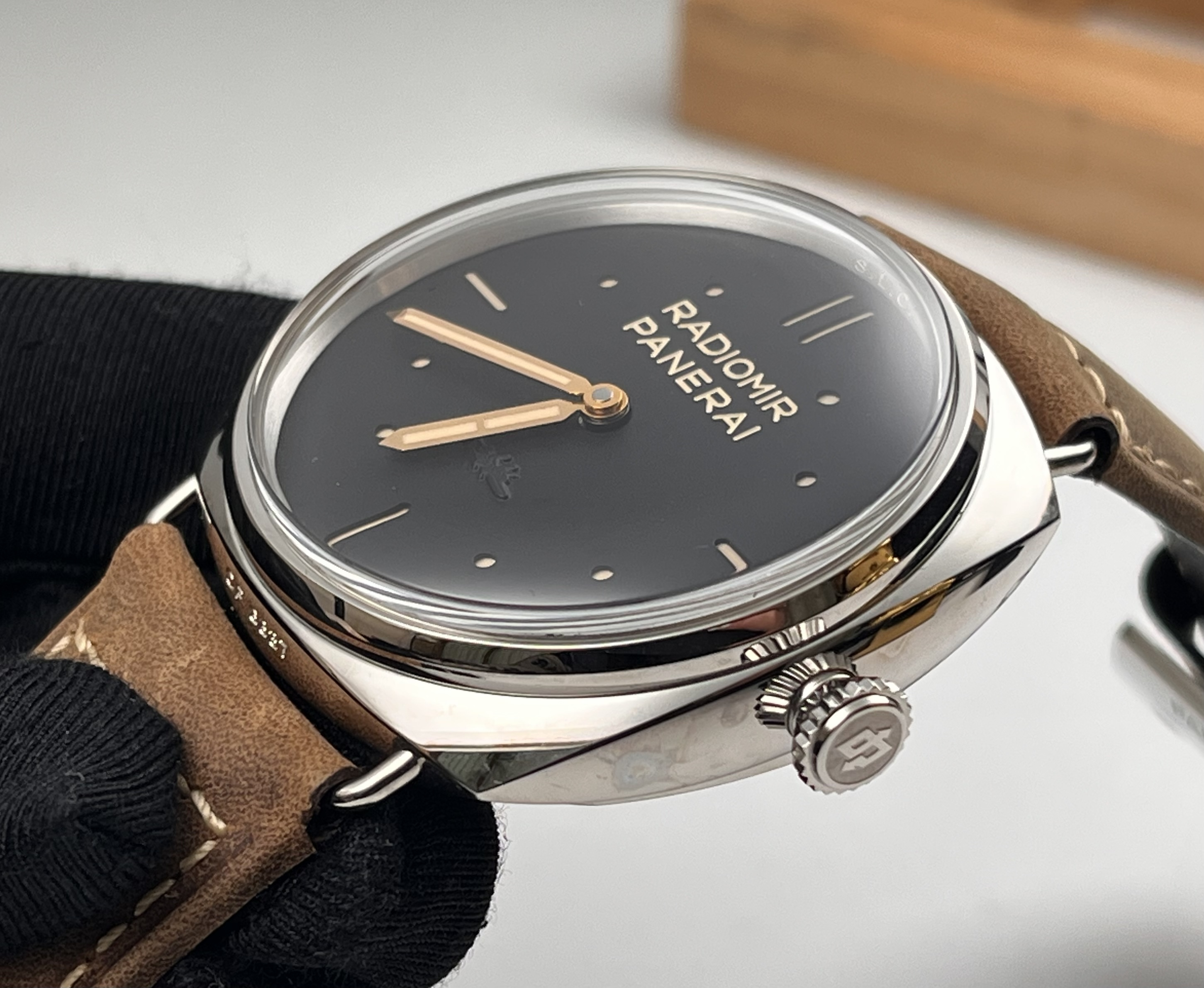 Panerai PAM00425 detail 3