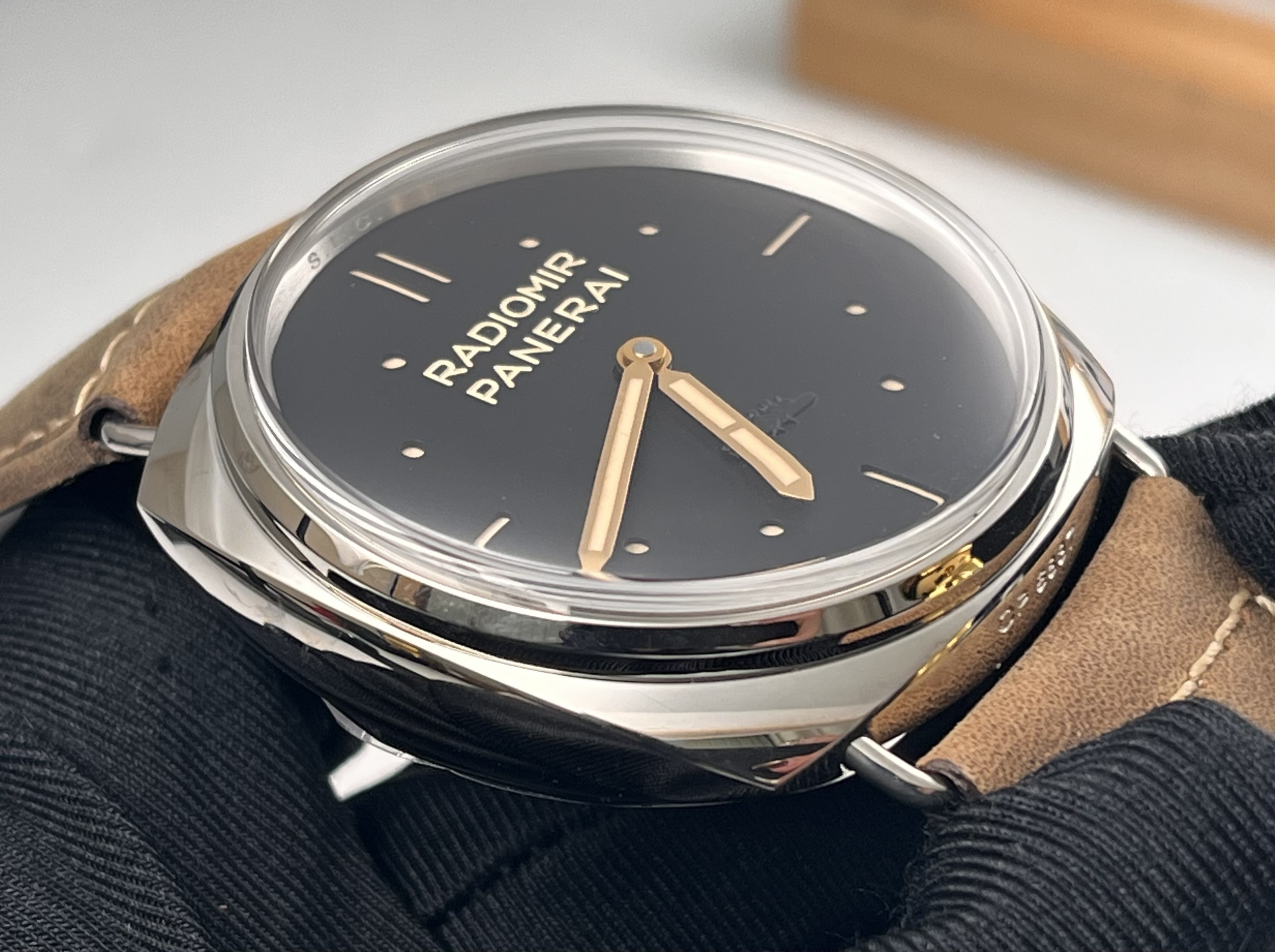 Panerai PAM00425 detail 4