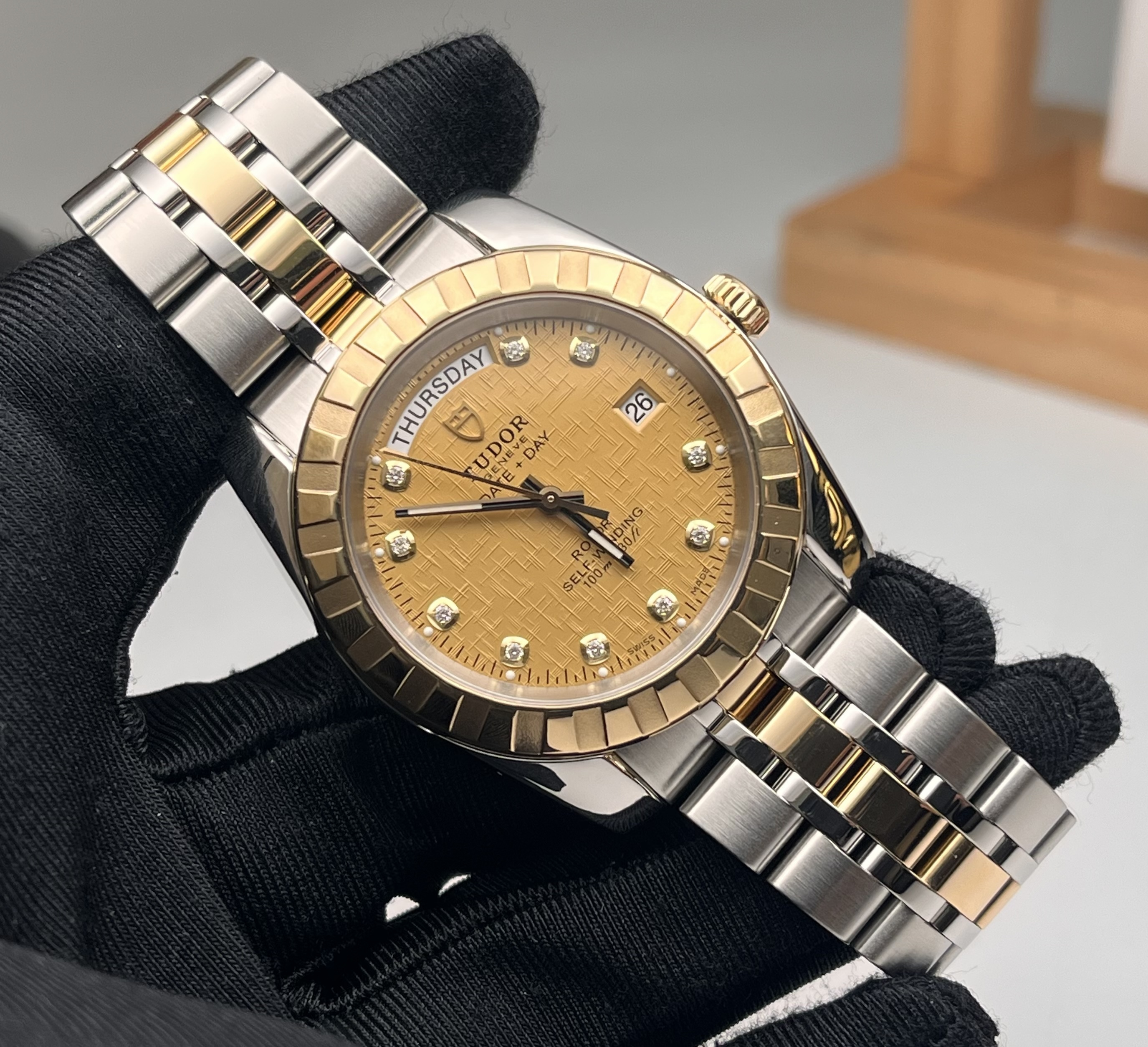 Tudor m23013-0022