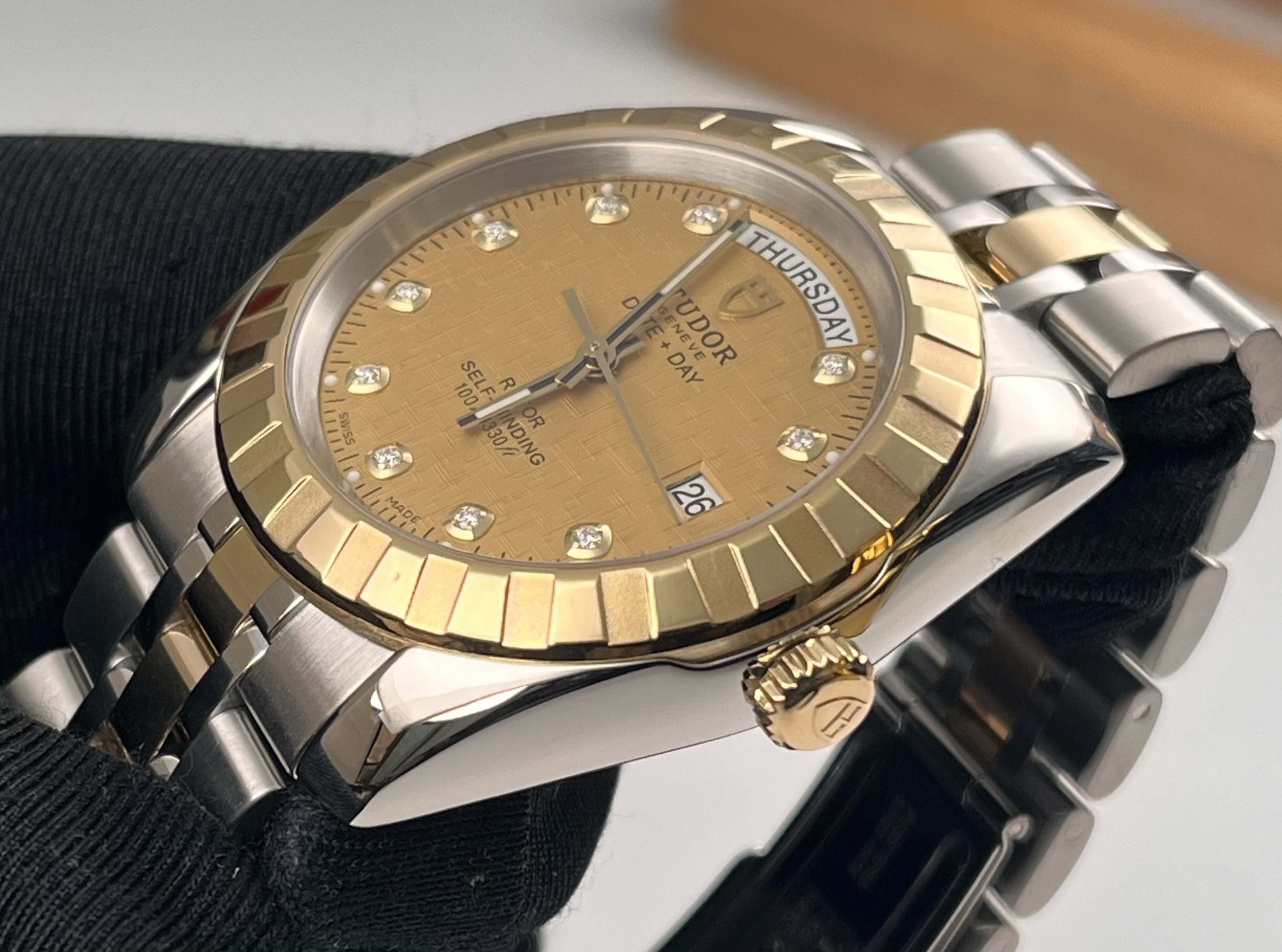 Tudor m23013-0022 detail 3