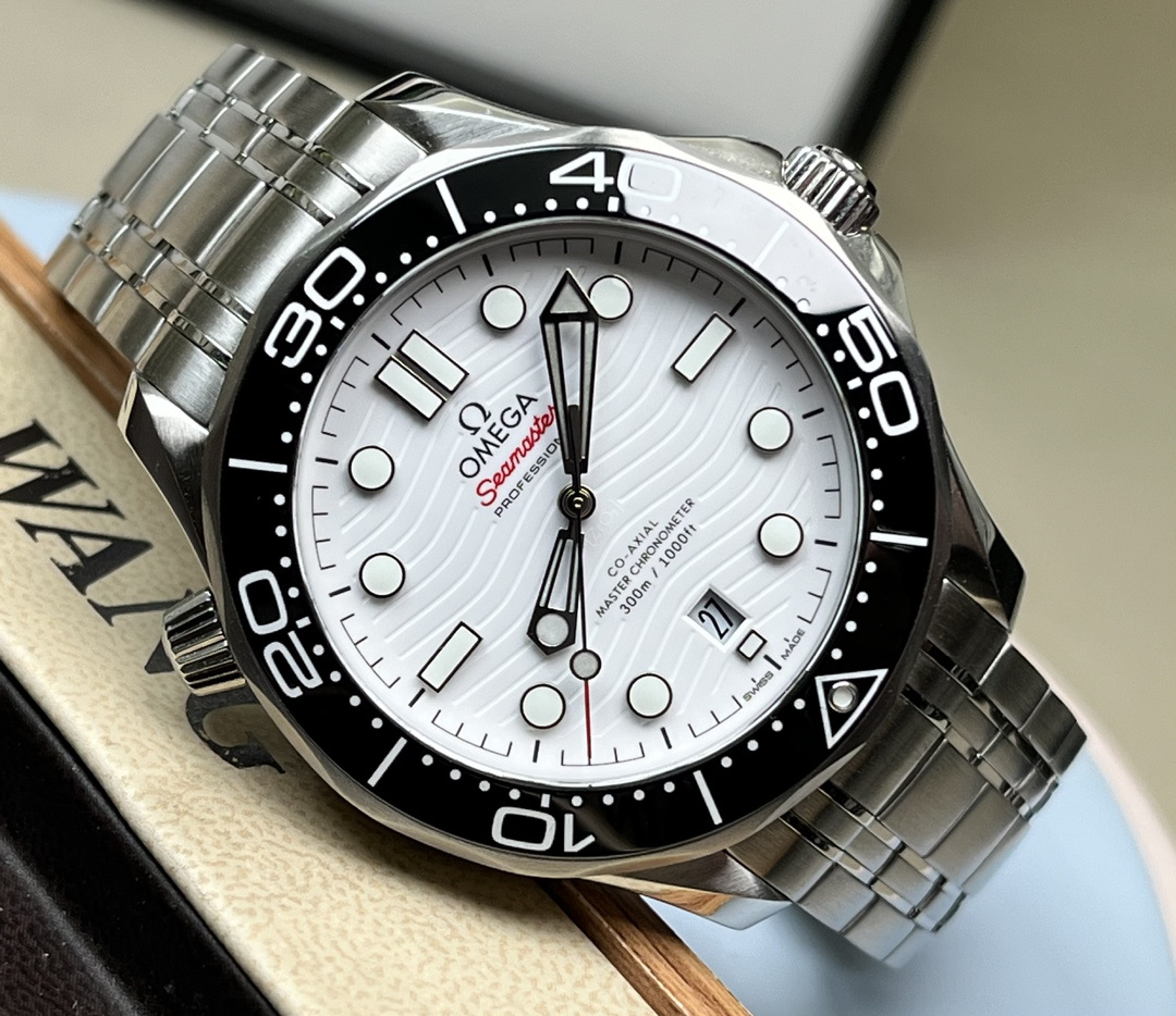 Omega 210.30.42.20.04.001 detail 1