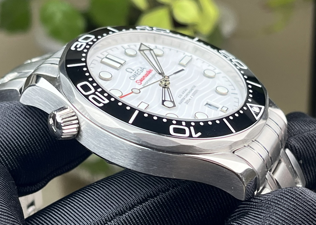Omega 210.30.42.20.04.001 detail 5