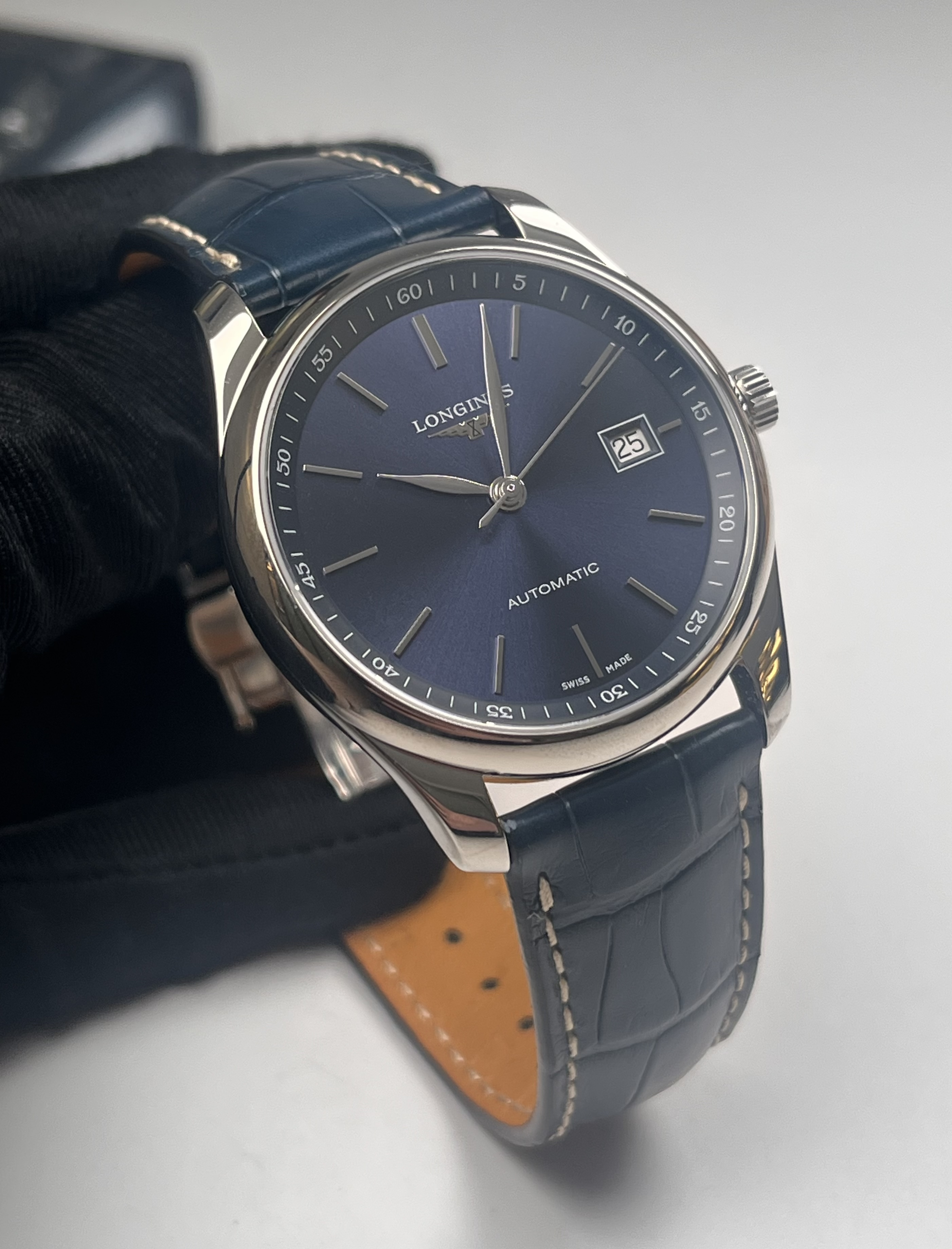 Longines L2.793.4.92.0 detail 2