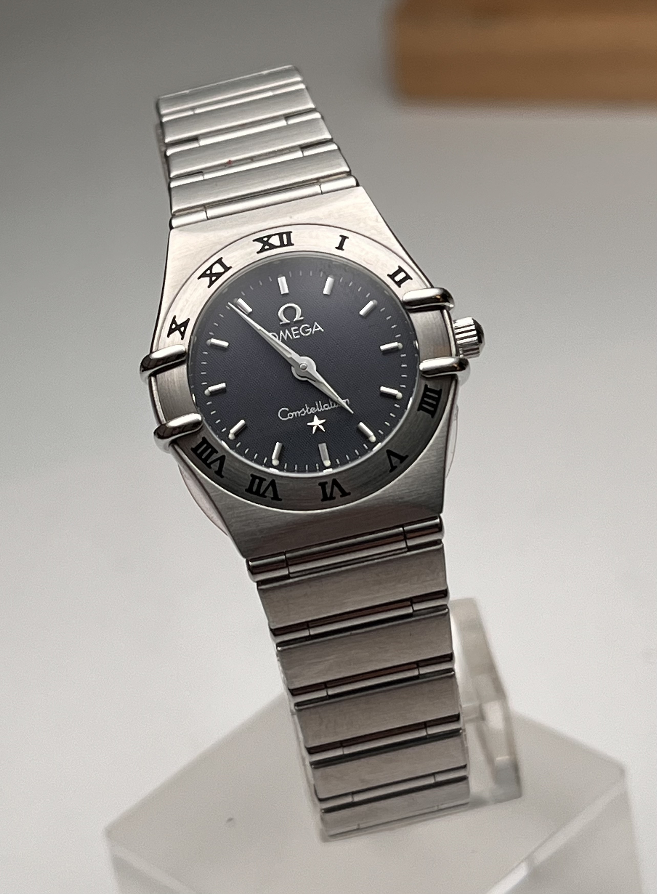 Omega 1562.40.00 detail 1