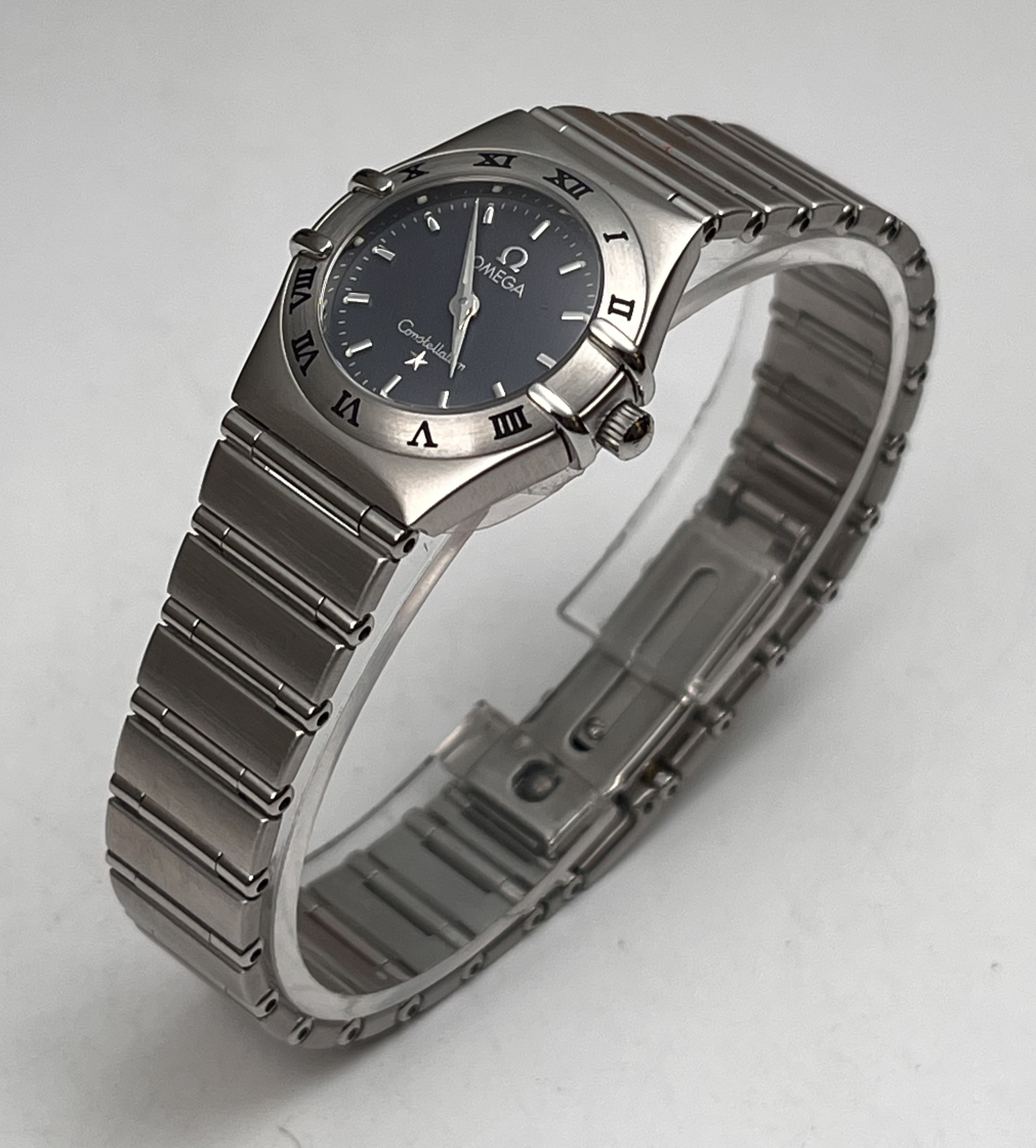 Omega 1562.40.00 detail 2