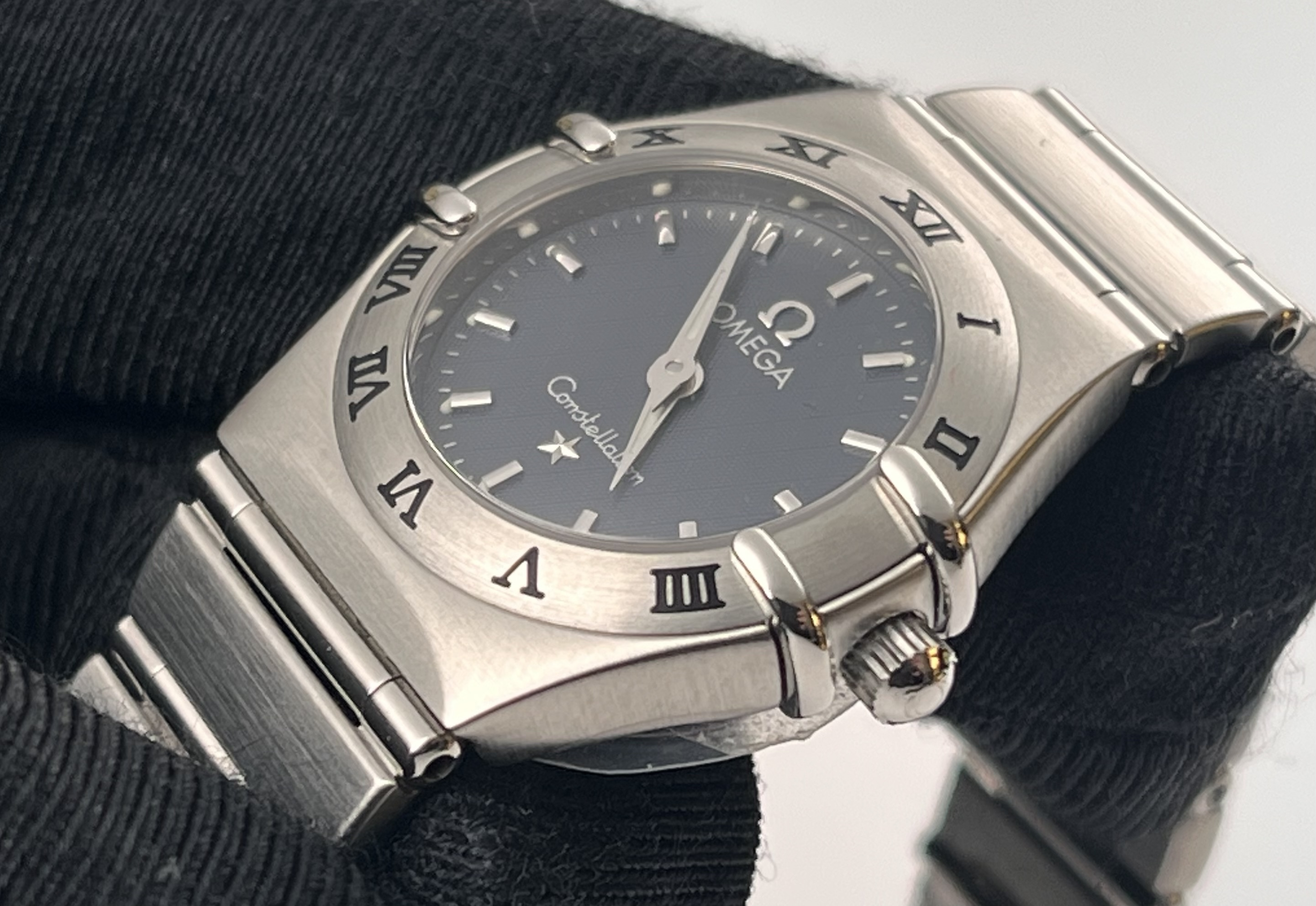 Omega 1562.40.00 detail 3