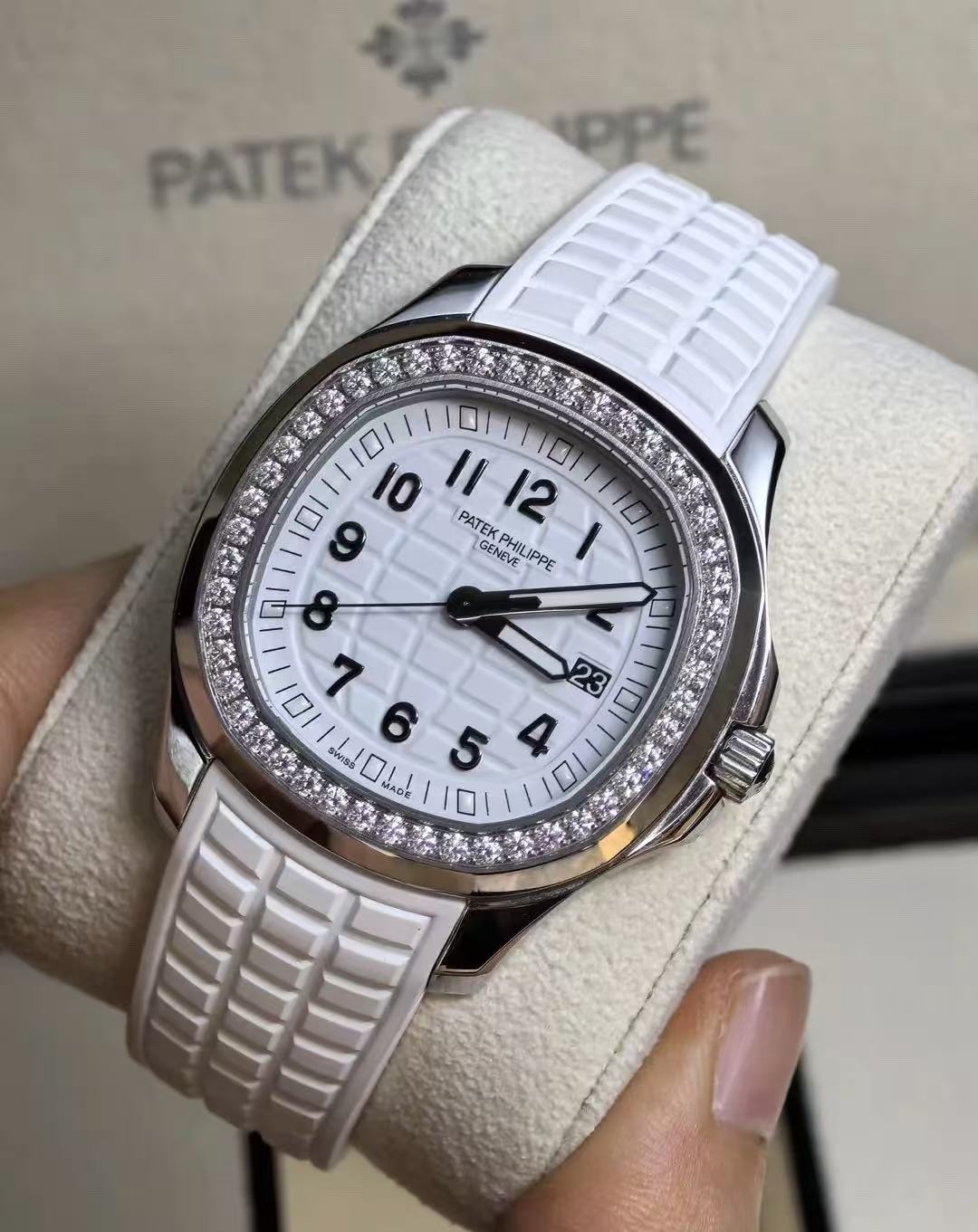 Patek Philippe 5267 / 200A-010 detail 1
