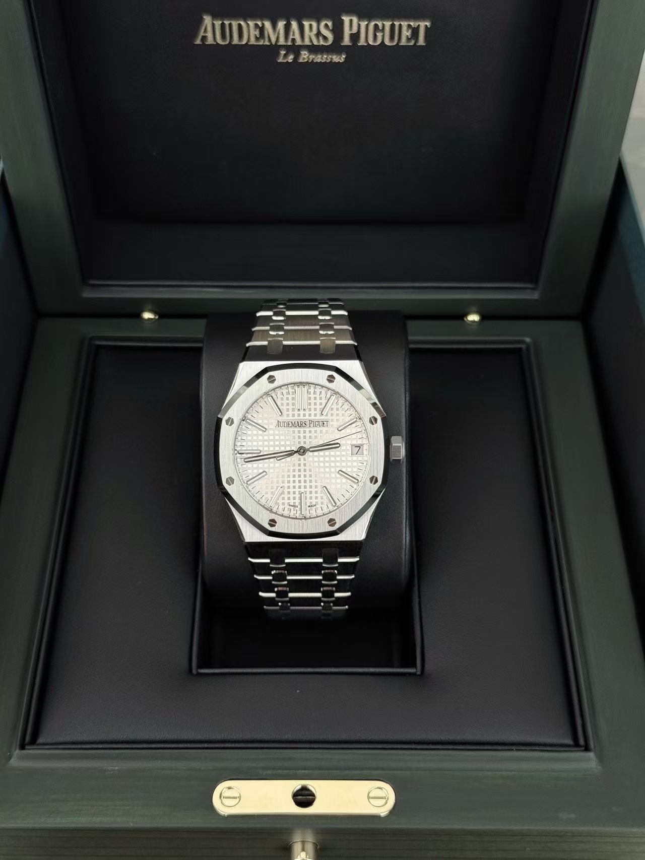 Audemars Piguet 15510ST.OO.1320ST.08
