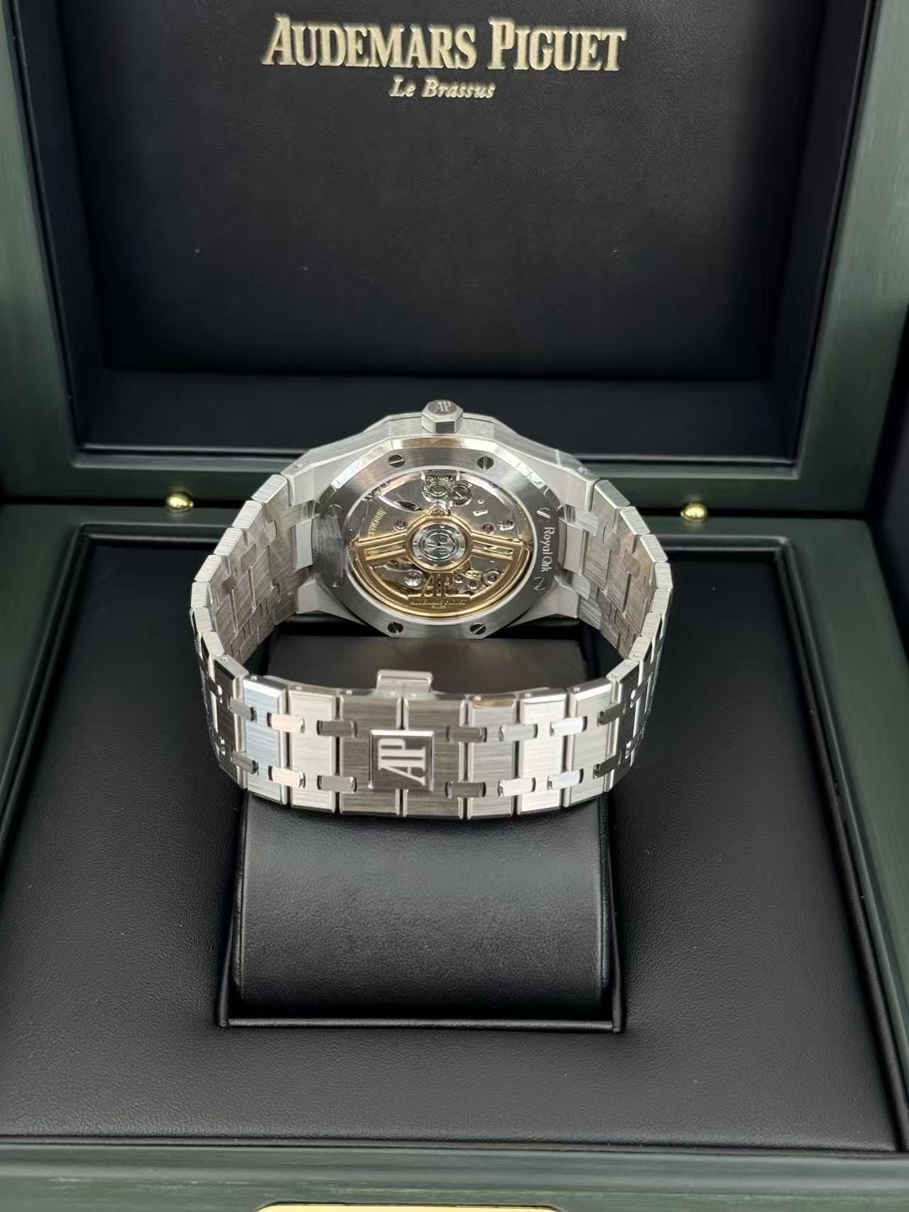 Audemars Piguet 15510ST.OO.1320ST.08 detail 3