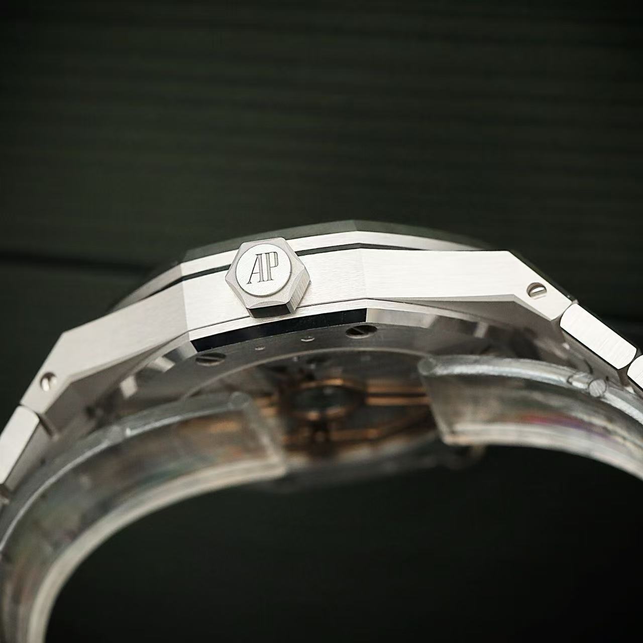 Audemars Piguet 15551BC.ZZ.1356BC.01 detail 3